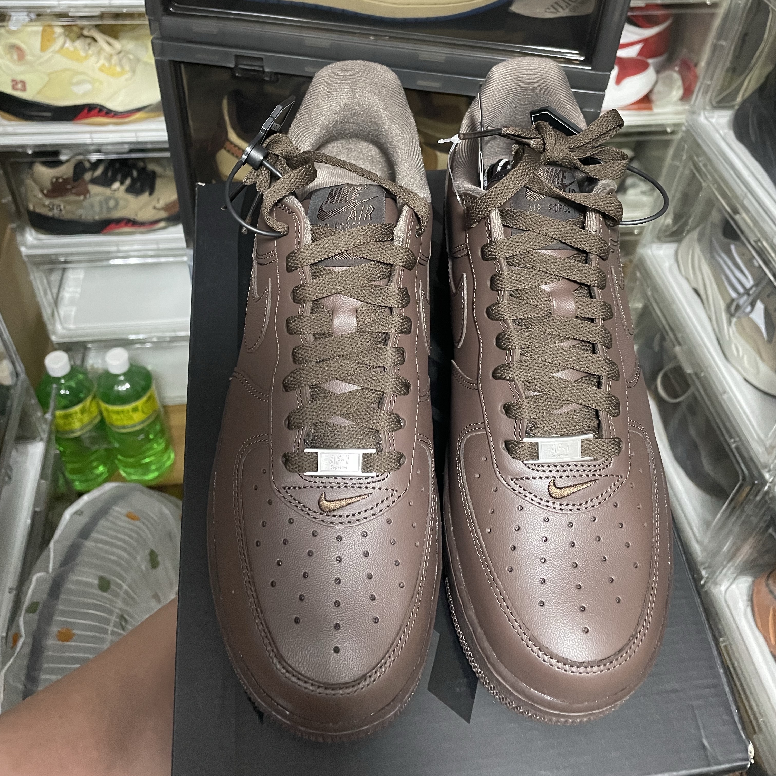 Nike x Supreme Air Force 1 Low Baroque Brown 착용 스타일 - 4