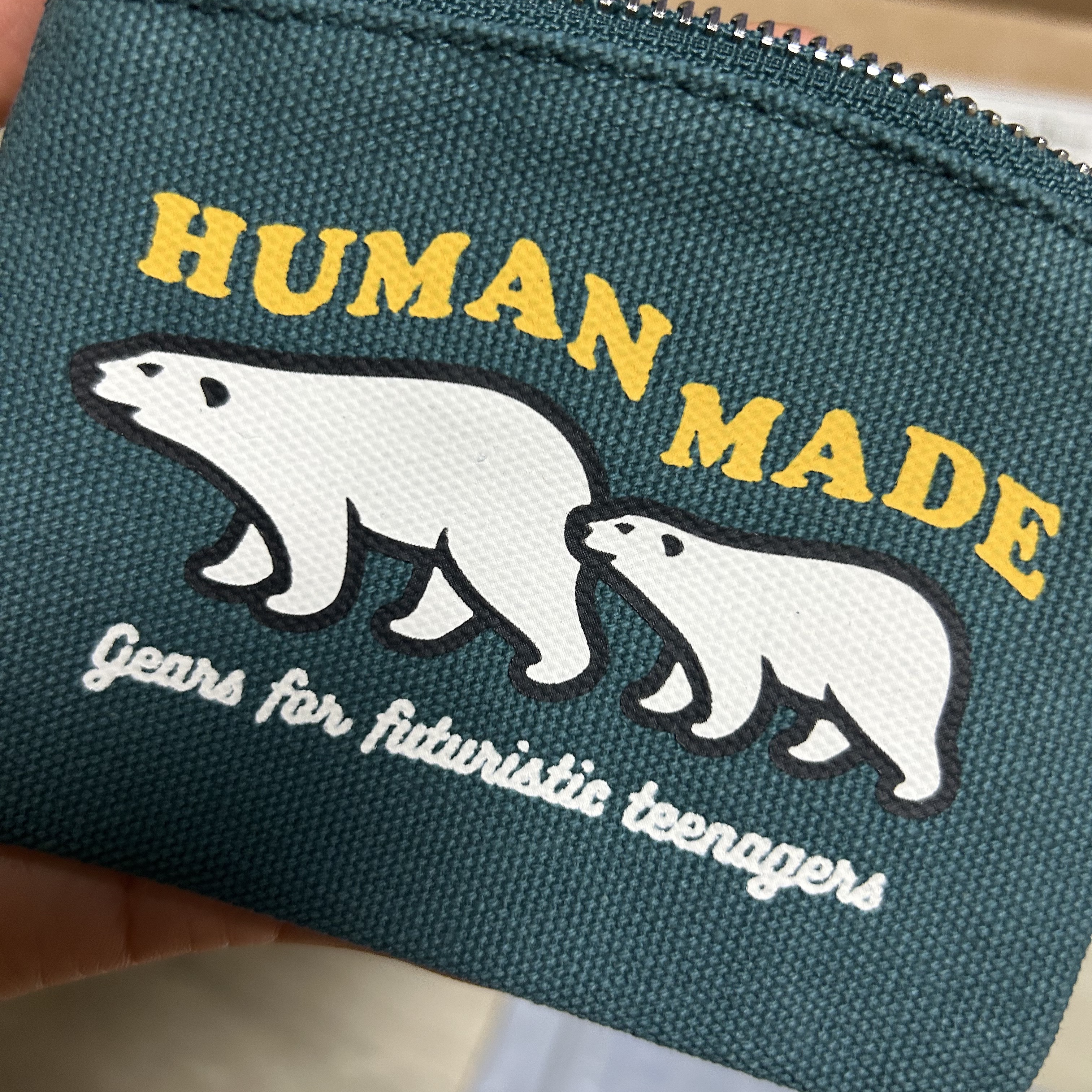 Human Made Card Case Green 착용 스타일