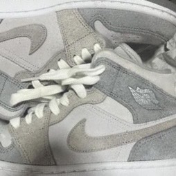 (W) Jordan 1 Mid SE Particle Grey 착용 스타일