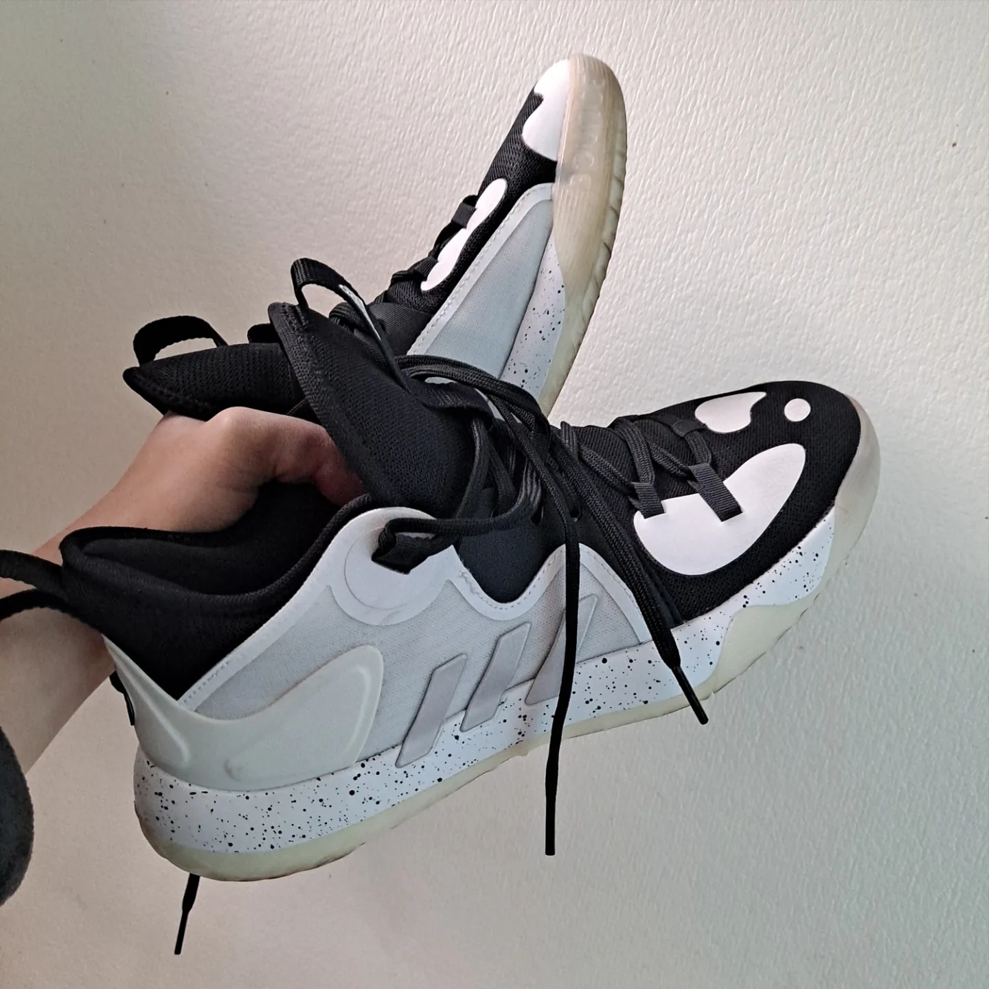 Adidas Harden Stepback 2 Black White 착용 스타일 - 1