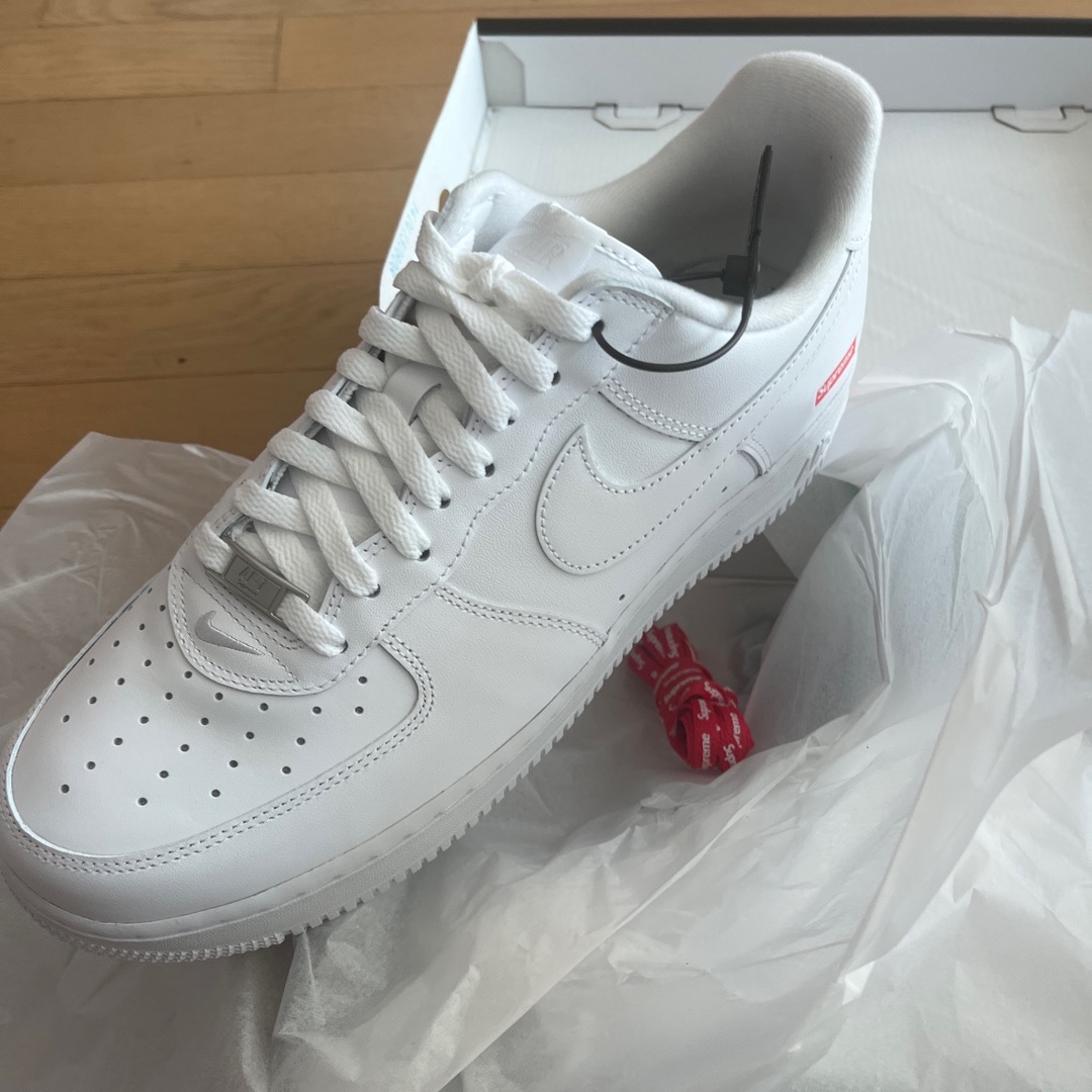 Nike x Supreme Air Force 1 Low White 착용 스타일