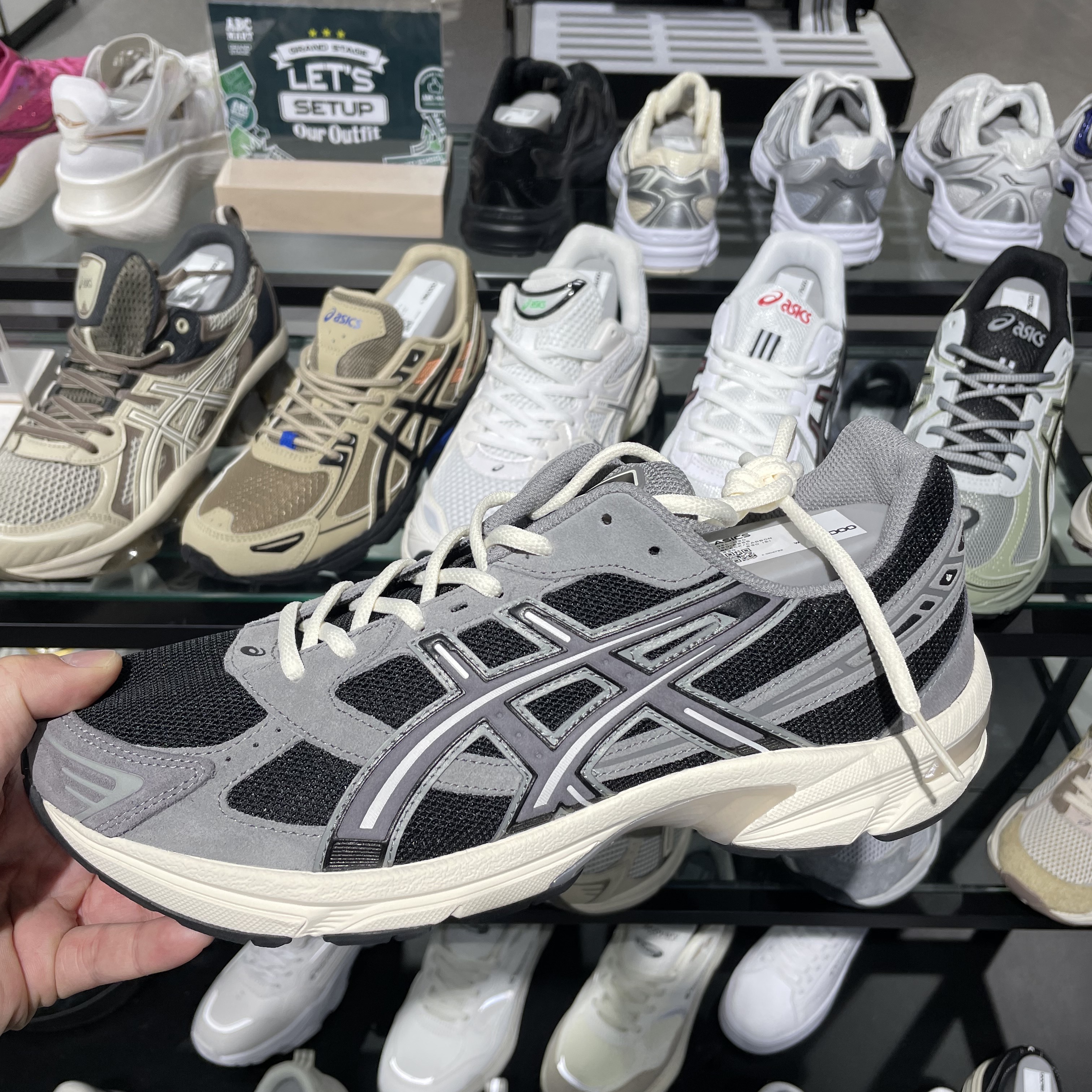 Asics Gel-1130 Black Carbon 착용 스타일