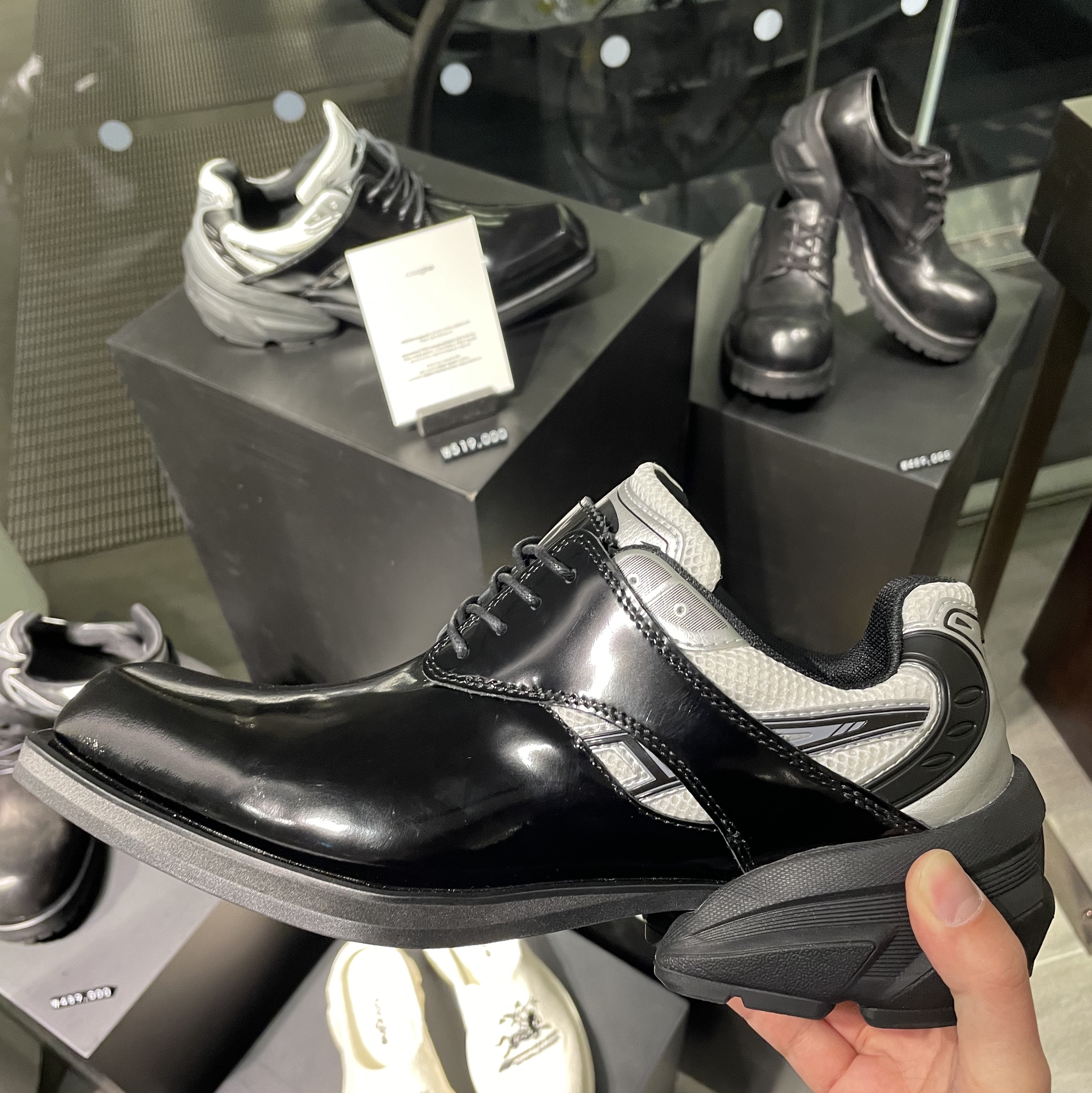 Remagine Hybrid Derby Shoes Starting Blocks Black White Silver 착용 스타일