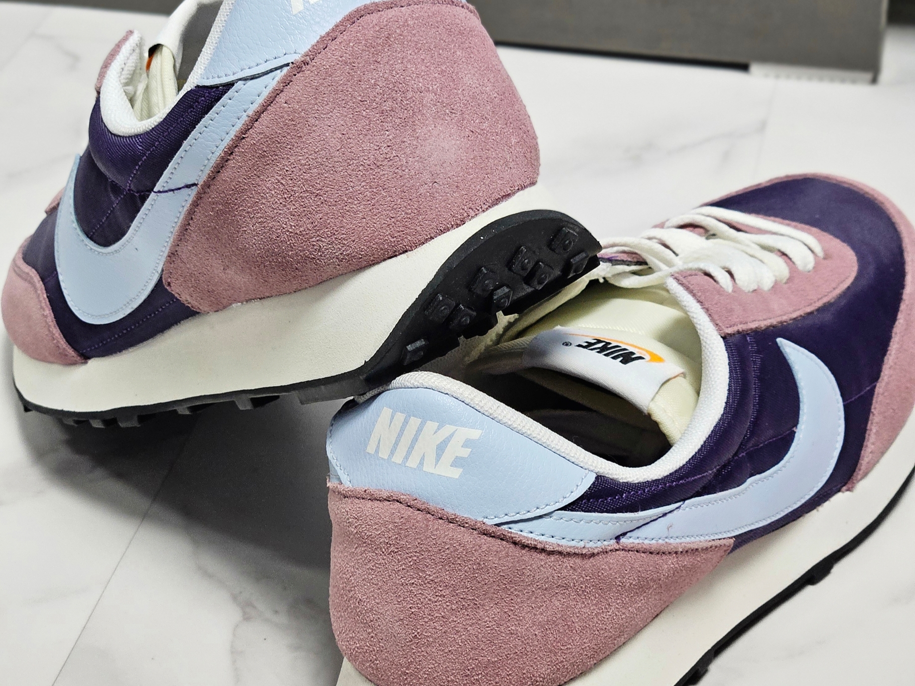 (W) Nike Daybreak Eggplant Plum Dust 착용 스타일 - 6