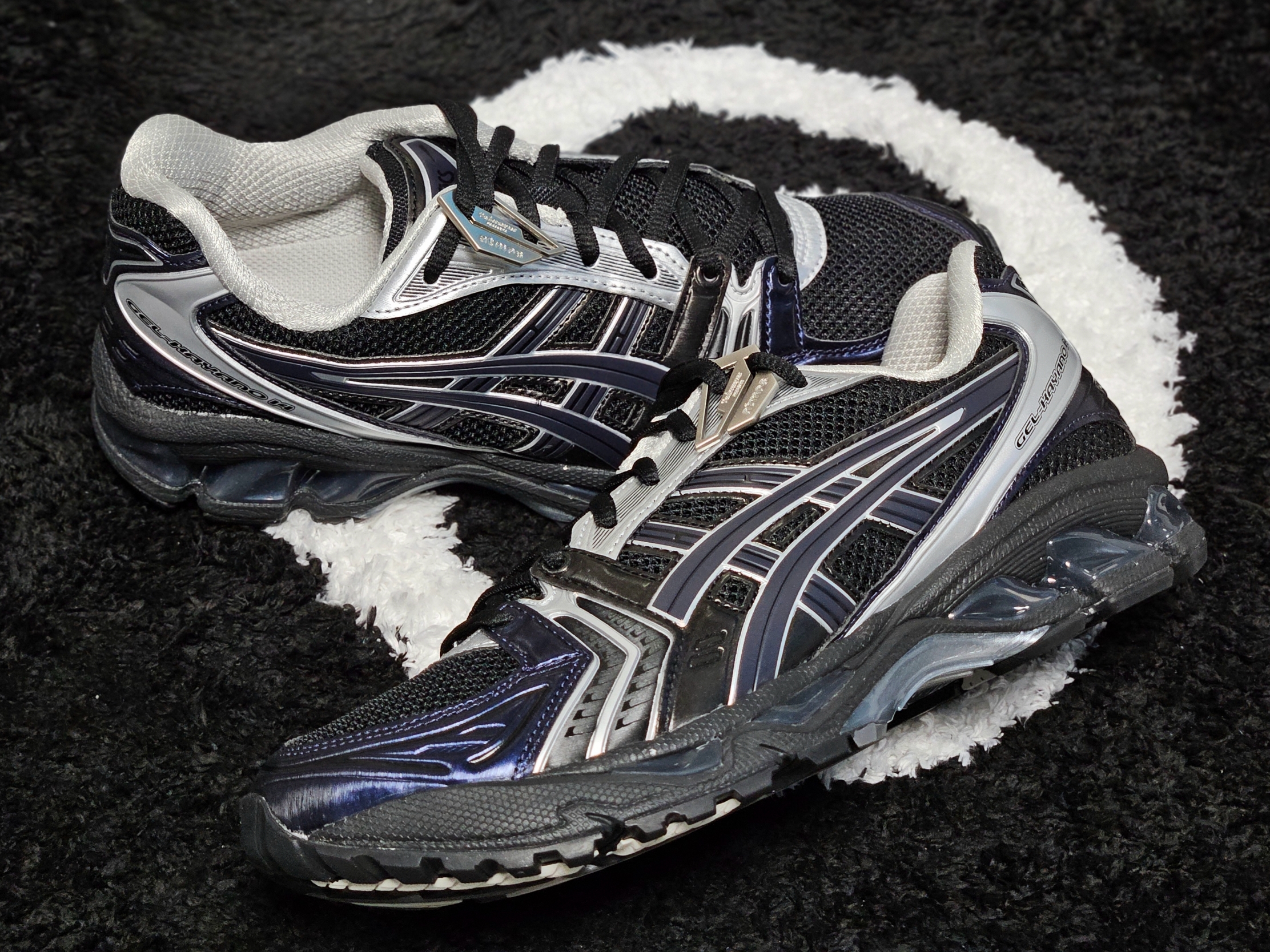 Asics x Atmos x Undermycar Gel-Kayano 14 Black Pure Silver 착용 스타일 - 1