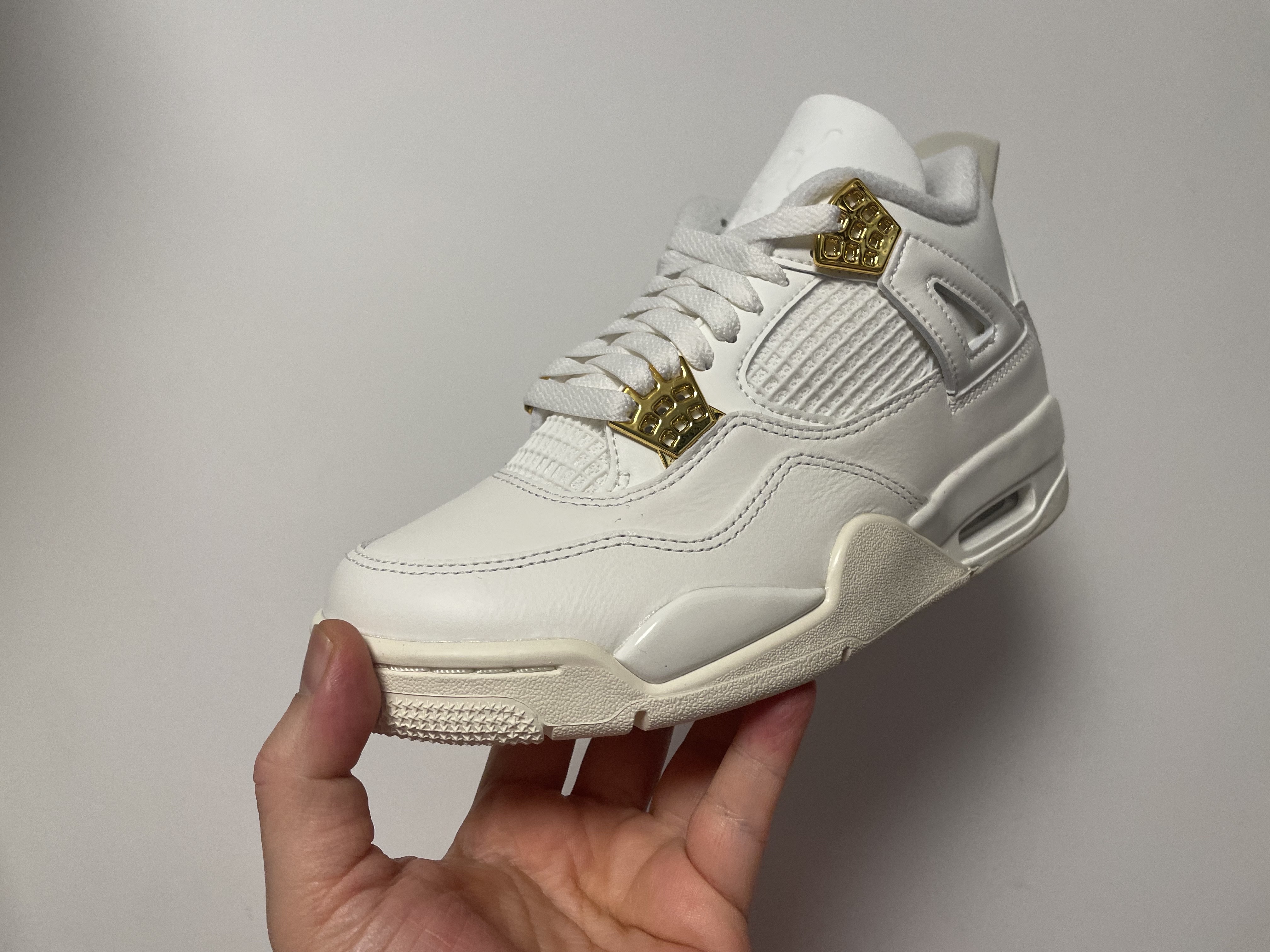 (W) Jordan 4 Retro Metallic Gold 착용 스타일 - 2