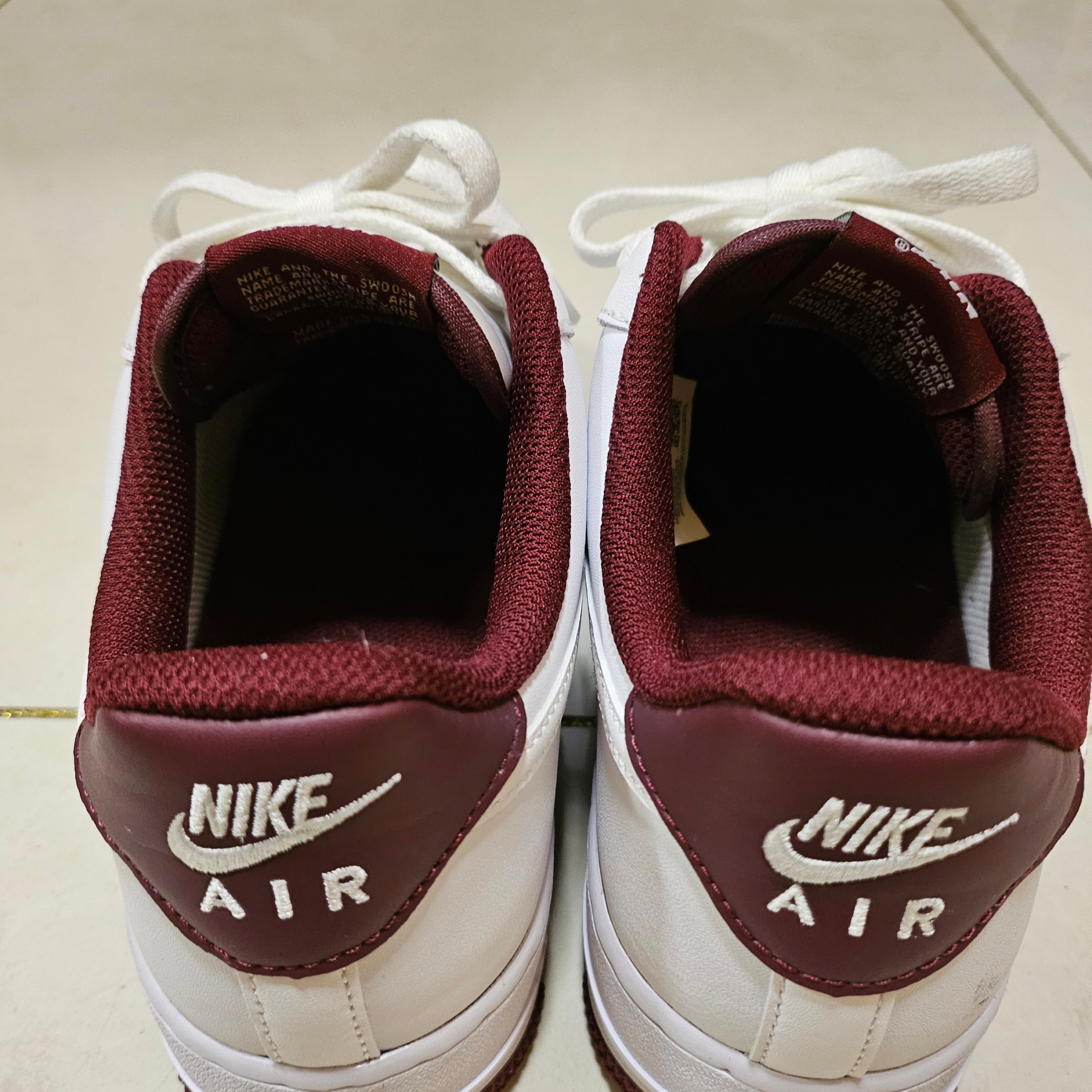 Nike Air Force 1 '07 Low White Dark Beetroot 착용 스타일 - 2
