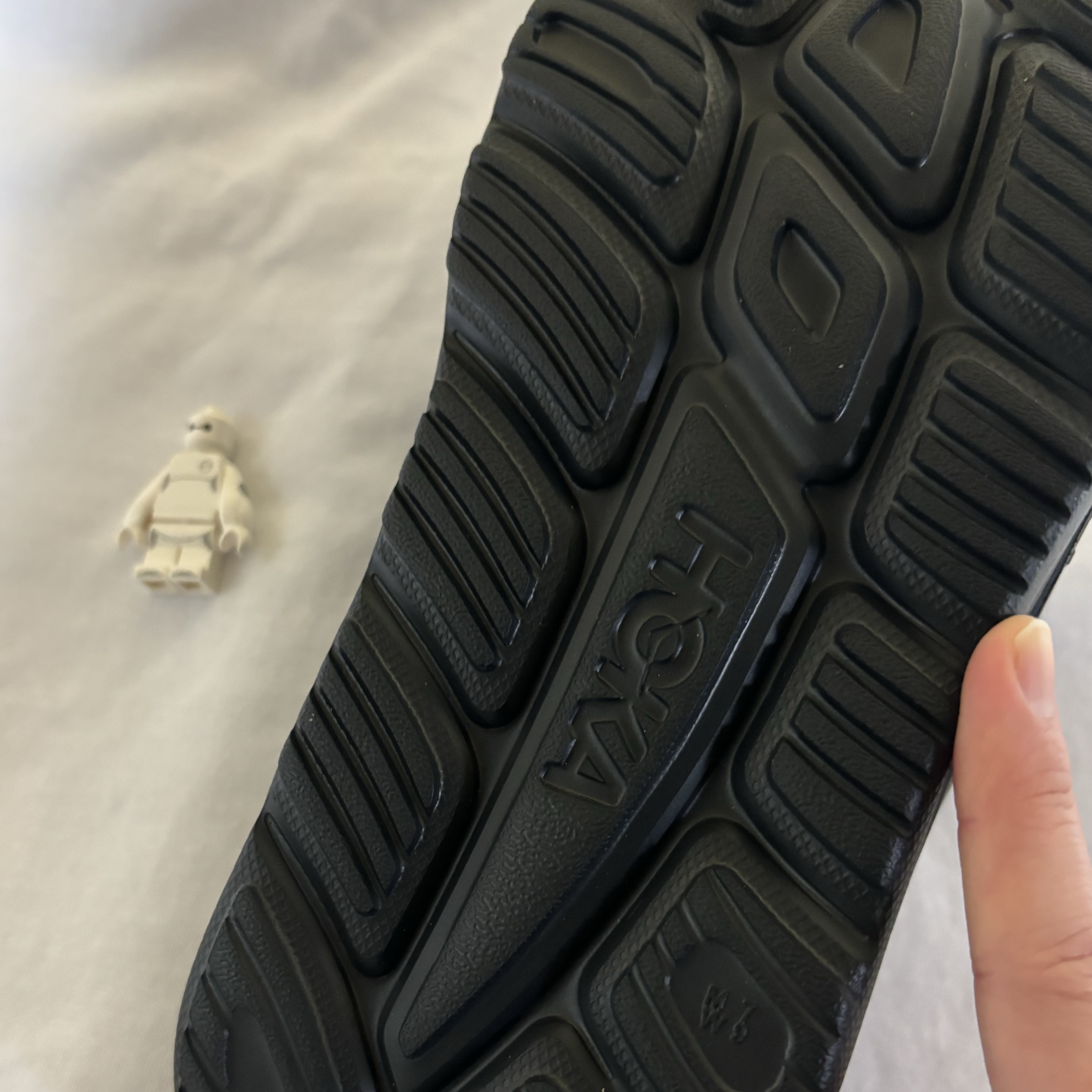 Hoka Ora Recovery Slide 3 Black - 24SS 착용 스타일 - 2