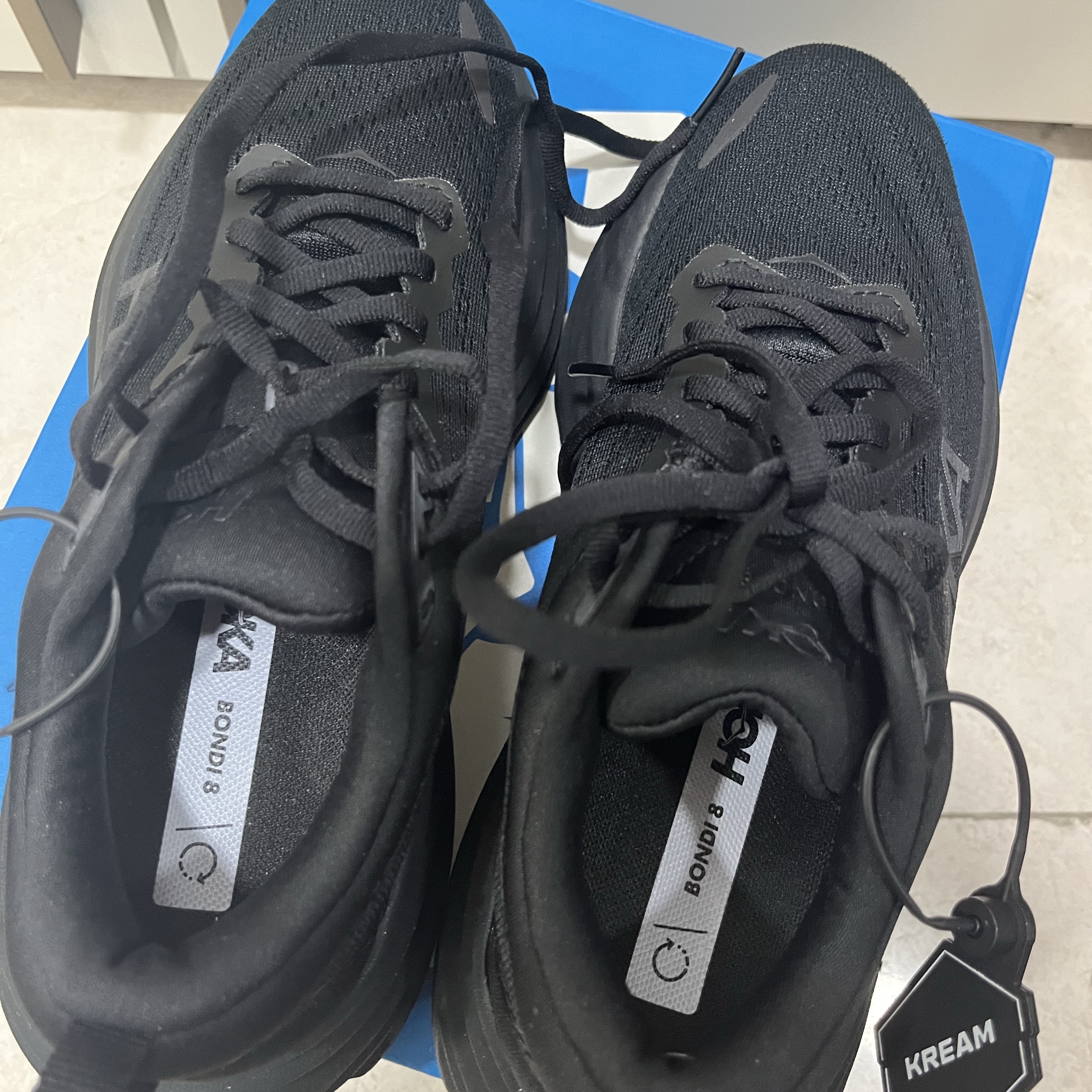 (W) Hoka Bondi 8 Black - Regular 착용 스타일