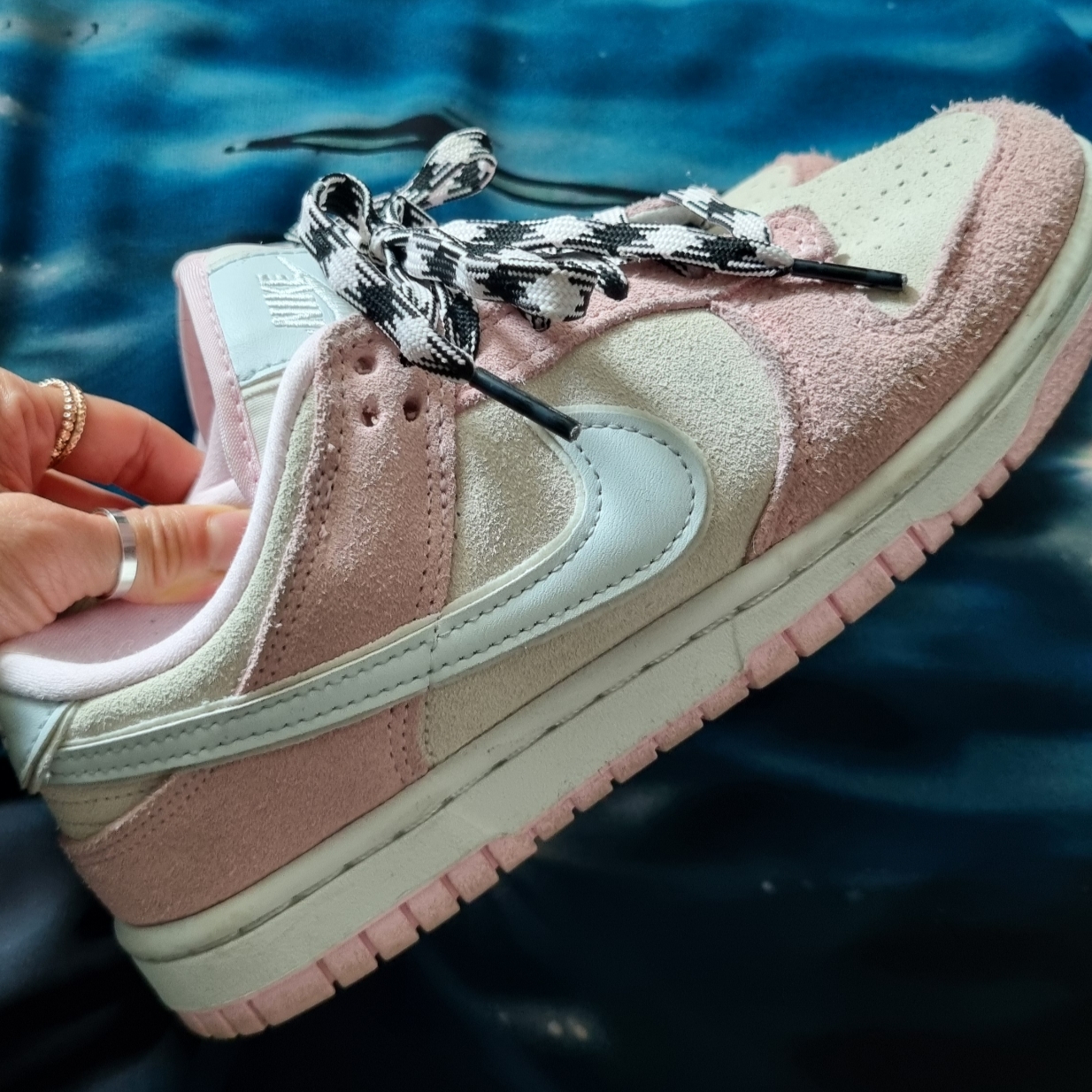 (W) Nike Dunk Low LX Pink Foam 착용 스타일 - 1