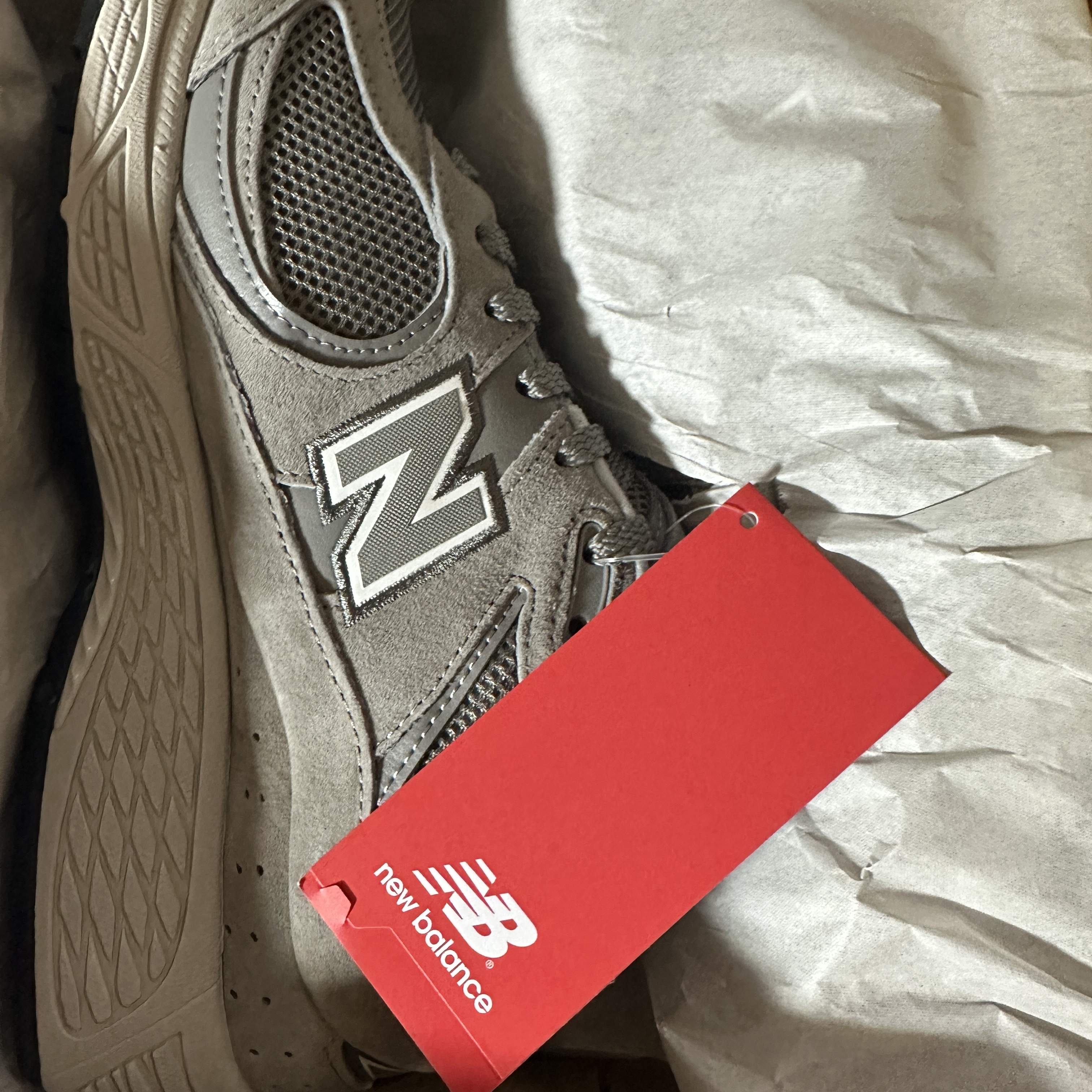 New Balance 2002R Grey 착용 스타일
