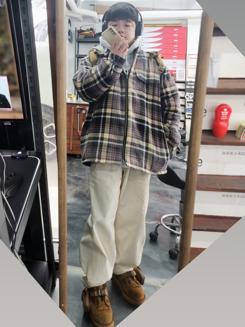 Supreme x Dickies Plaid Hooded Zip Up Shirt Black - 23FW, BOSE QC45 Triple Black (Korean Ver.) 착용 스타일 - 1