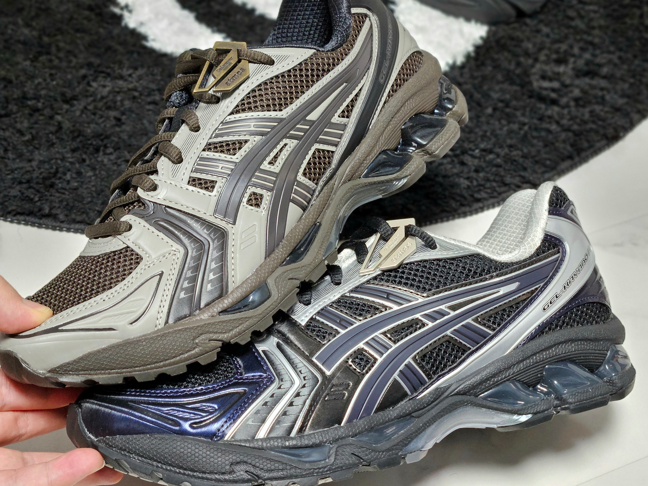 Asics x Atmos x Undermycar Gel-Kayano 14 Pepper Black, Asics Gel-Kayano 14 Black Pure Silver 착용 스타일 - 5
