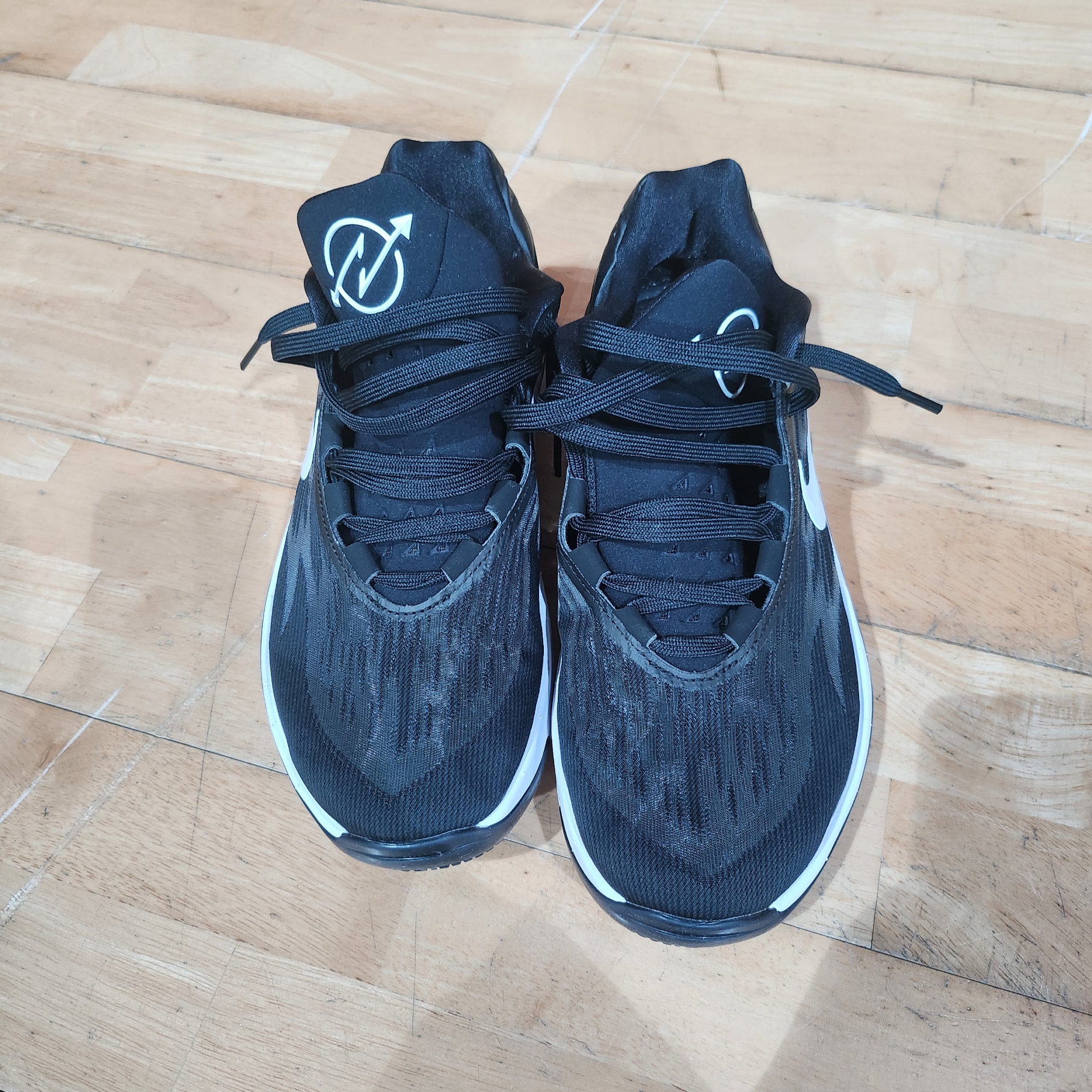 Nike Air Zoom GT Cut 2 EP Black White 착용 스타일 - 2