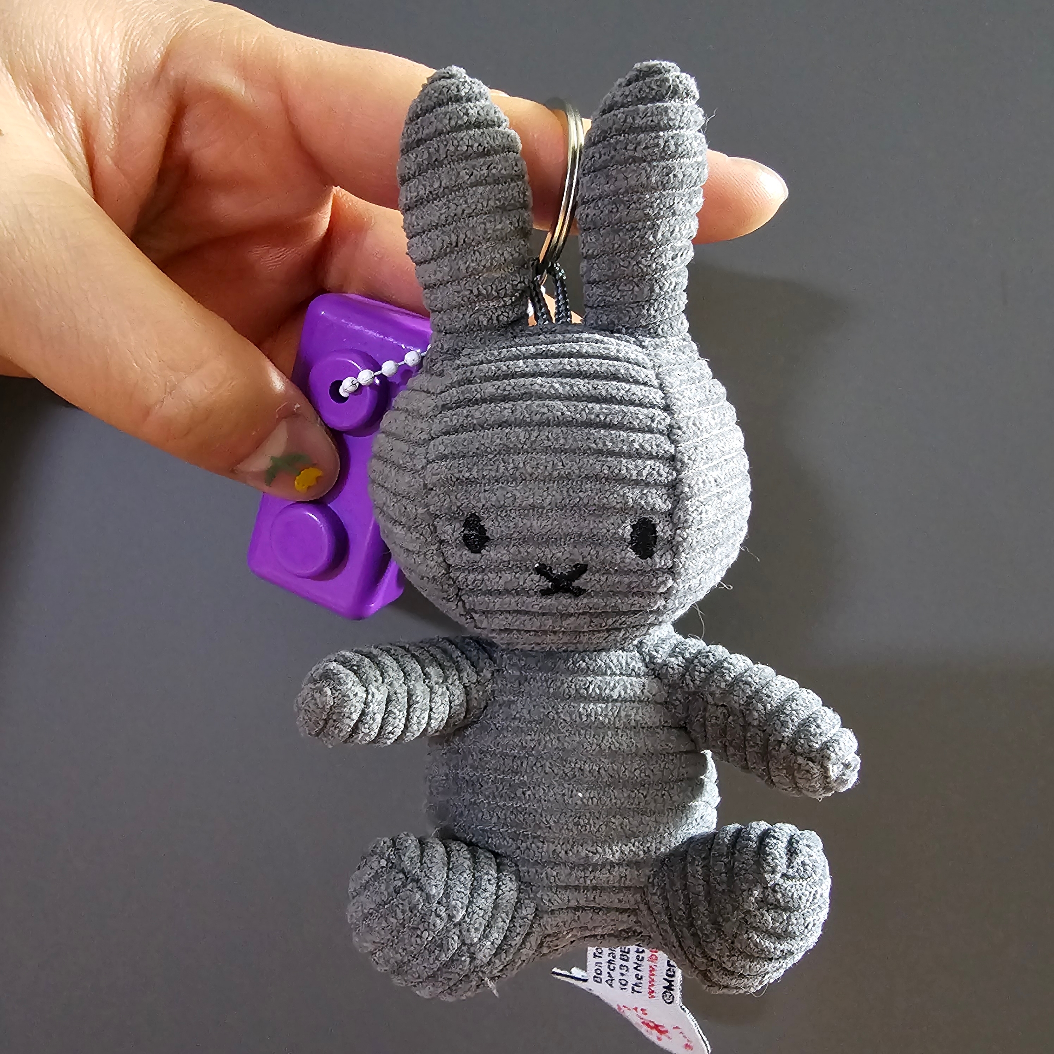 Miffy x Bon Ton Toys Keychain Corduroy Grey 착용 스타일 - 5