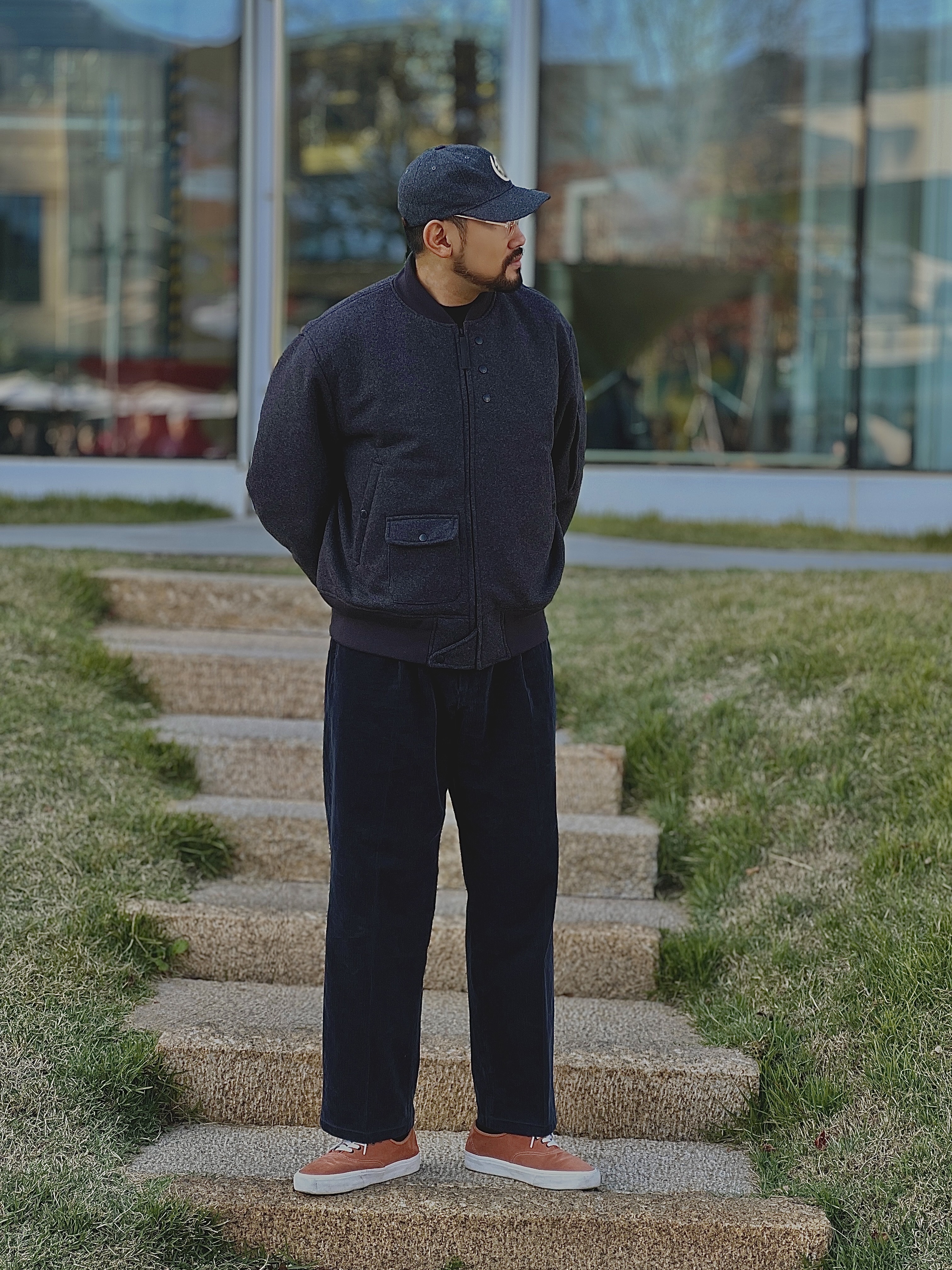 Uniqlo x Engineered Garments Pufftech Short Blouson Dark Gray, Uniqlo x Engineered Garments Pufftech Short Blouson Navy 착용 스타일 - 1