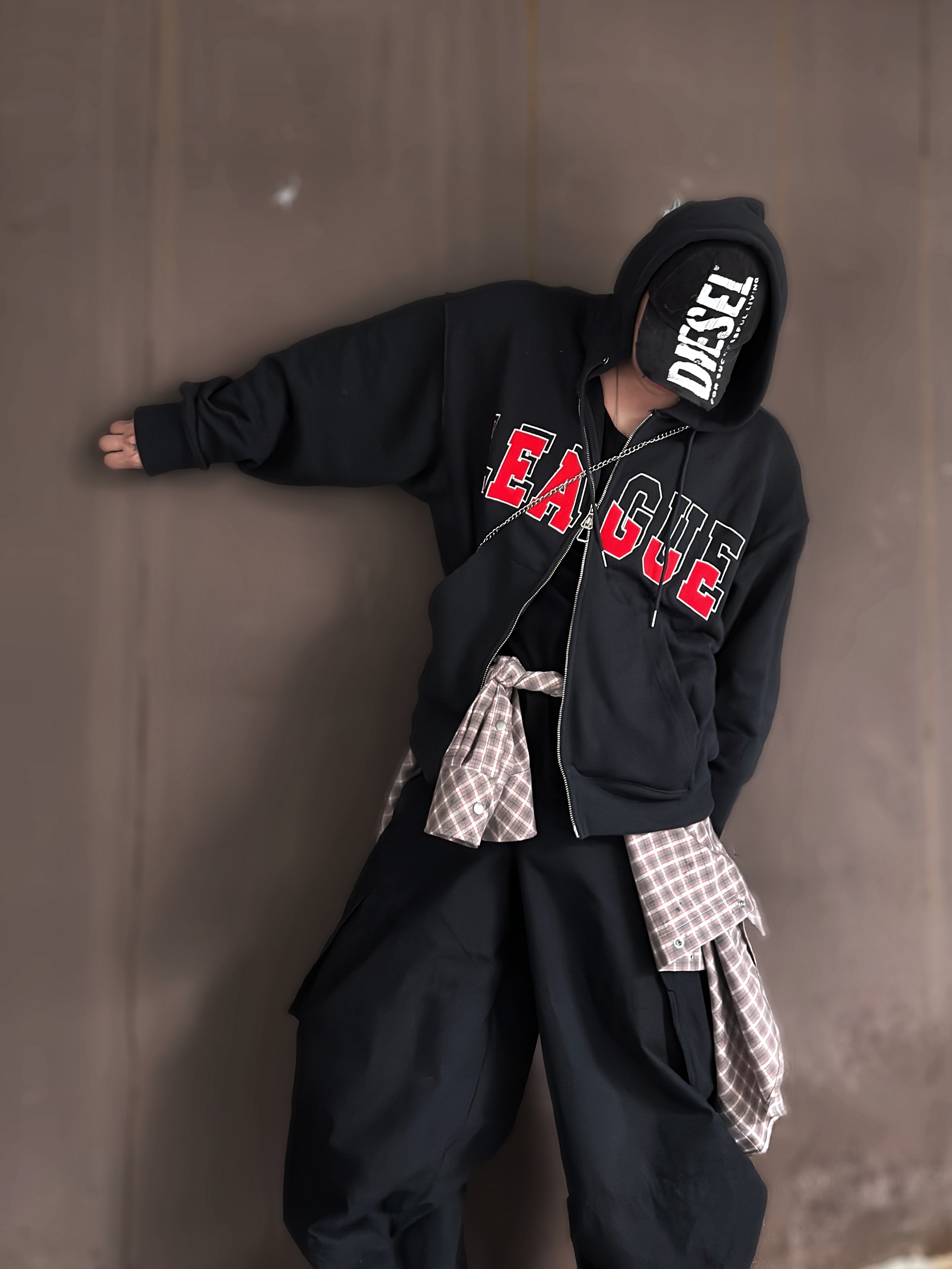 [KREAM 단독] Haleine Carpenter Pocket Check Shirts Peach Fuzz, Diesel C-Ewan Baseball Cap with Diesel Lettering Black 착용 스타일 - 7