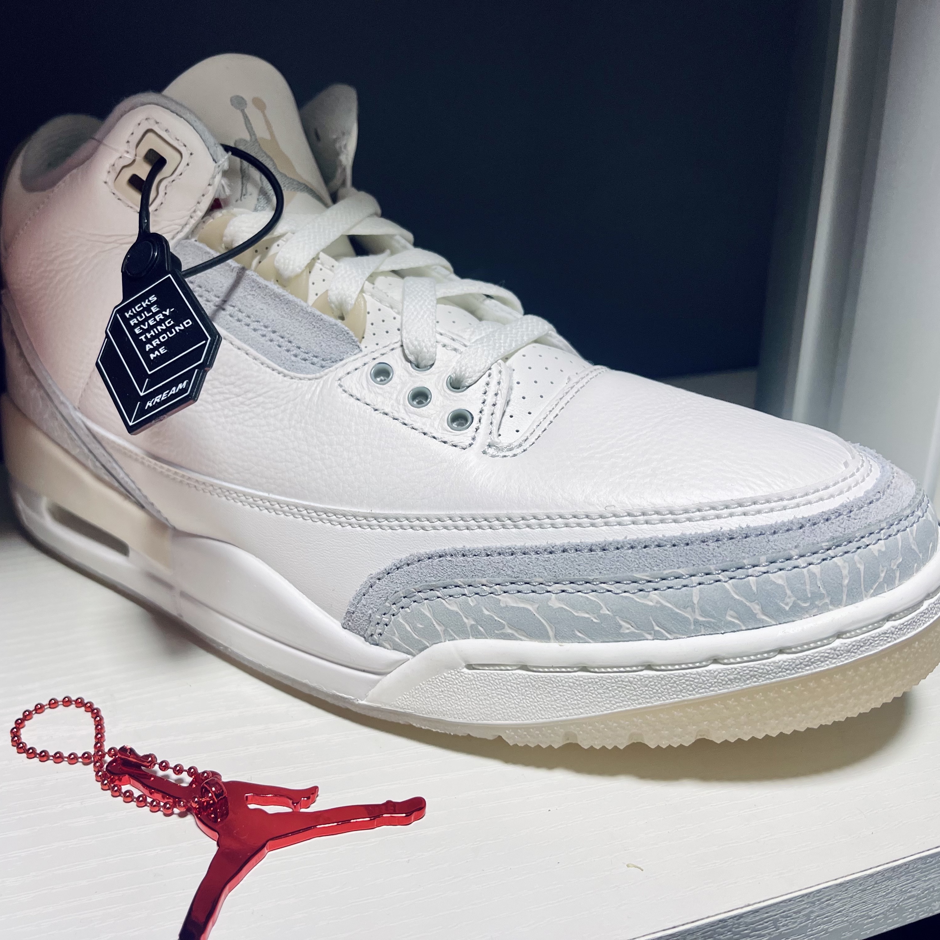 Jordan 3 Retro Craft Ivory, Jordan 1 Retro High OG Royal Reimagined 착용 스타일 - 1