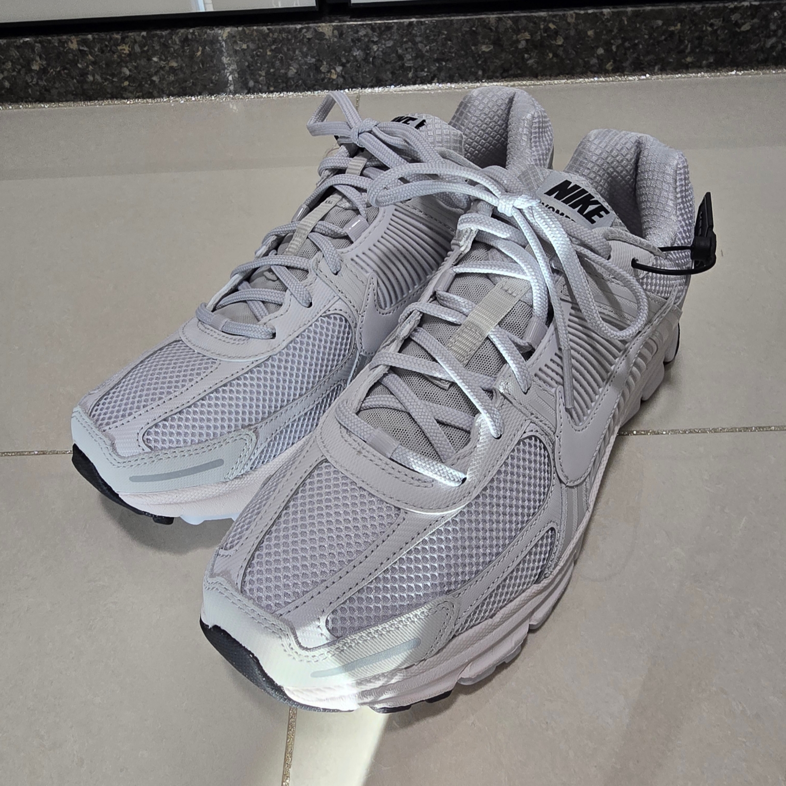 Nike Zoom Vomero 5 SP Vast Grey 2023 착용 스타일 - 1