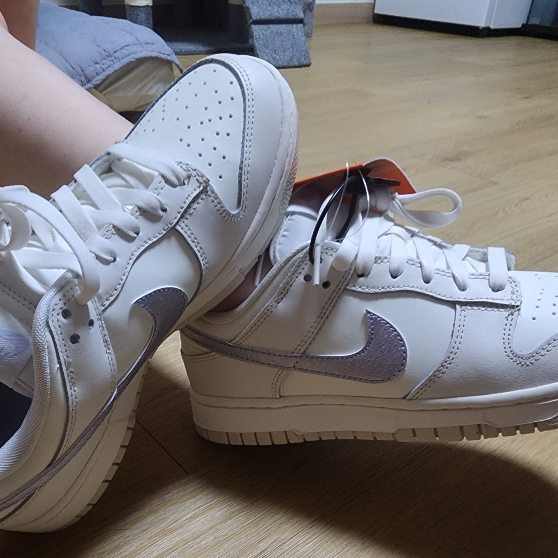 (W) Nike Dunk Low ESS Trend Sail Oxygen Purple 착용 스타일 - 2