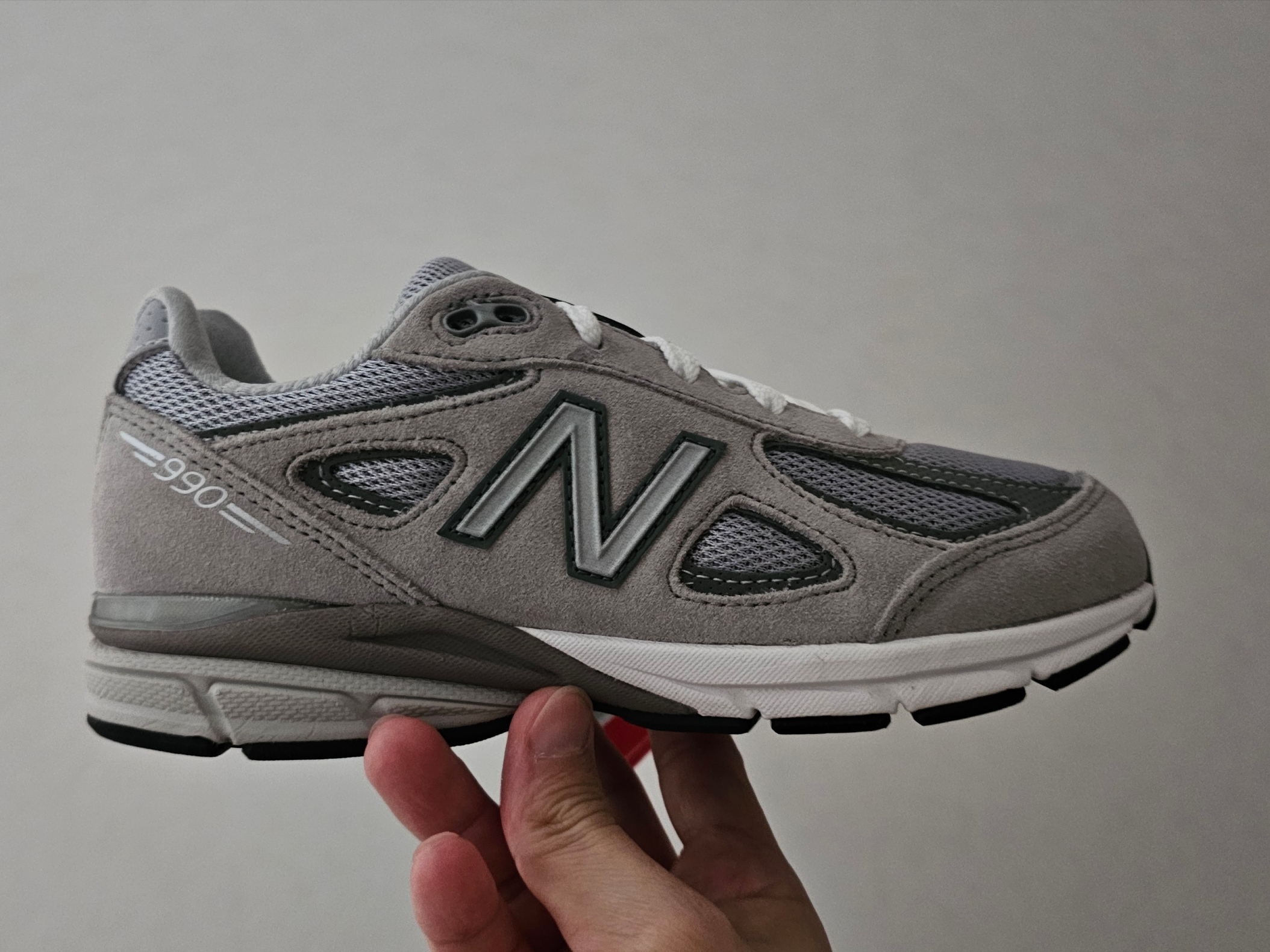 (GS) New Balance 990v4 Cool Grey 착용 스타일