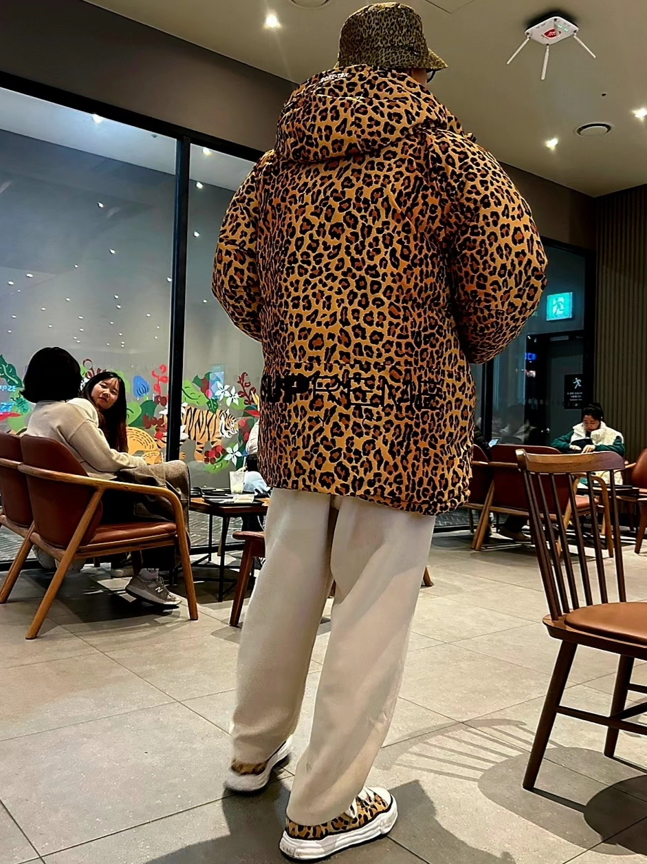 Supreme Gore-Tex 700-Fill Down Parka Leopard - 20FW, Maison Mihara Yasuhiro Peterson OG Sole Calf Hair Low-top Sneakers Leopard 착용 스타일 - 1