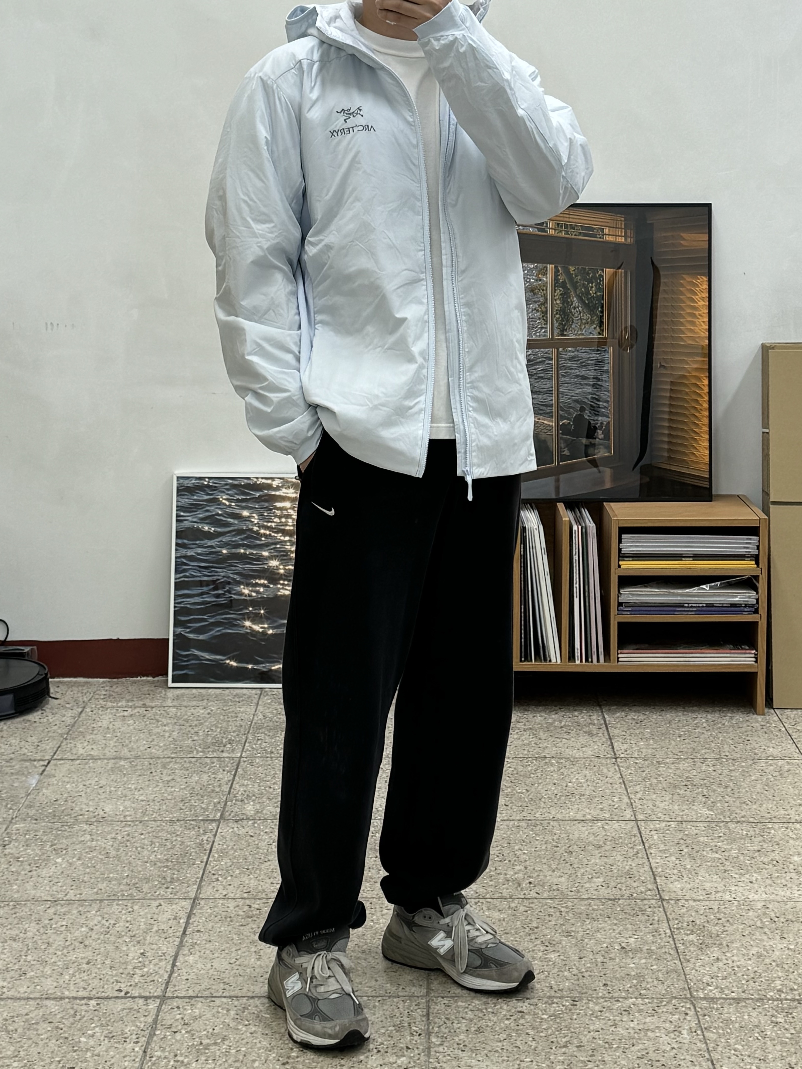 Arc'teryx Atom Hoody Daybreak 착용 스타일 - 1