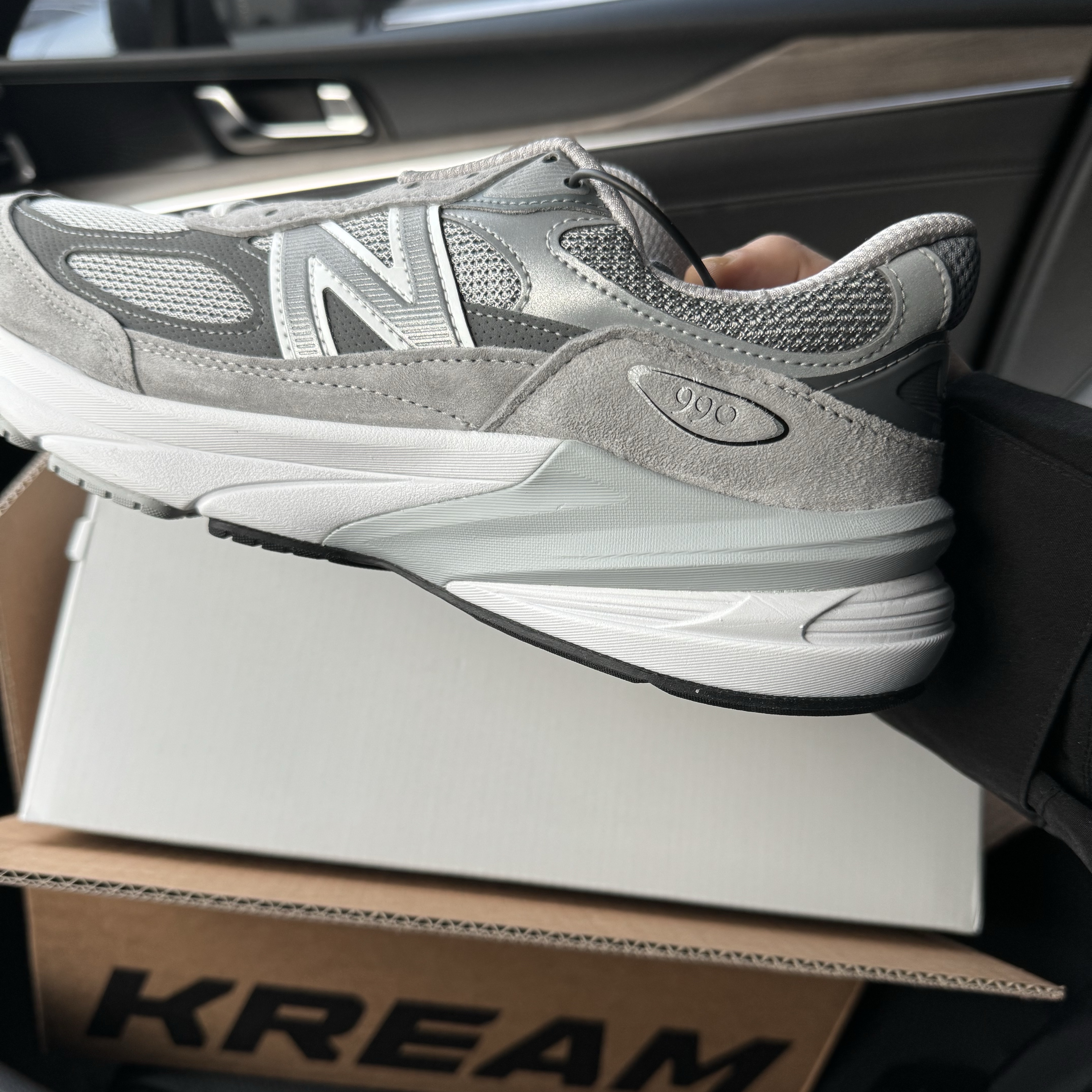 New Balance 990v6 Made in USA Grey - D Standard 착용 스타일 - 1