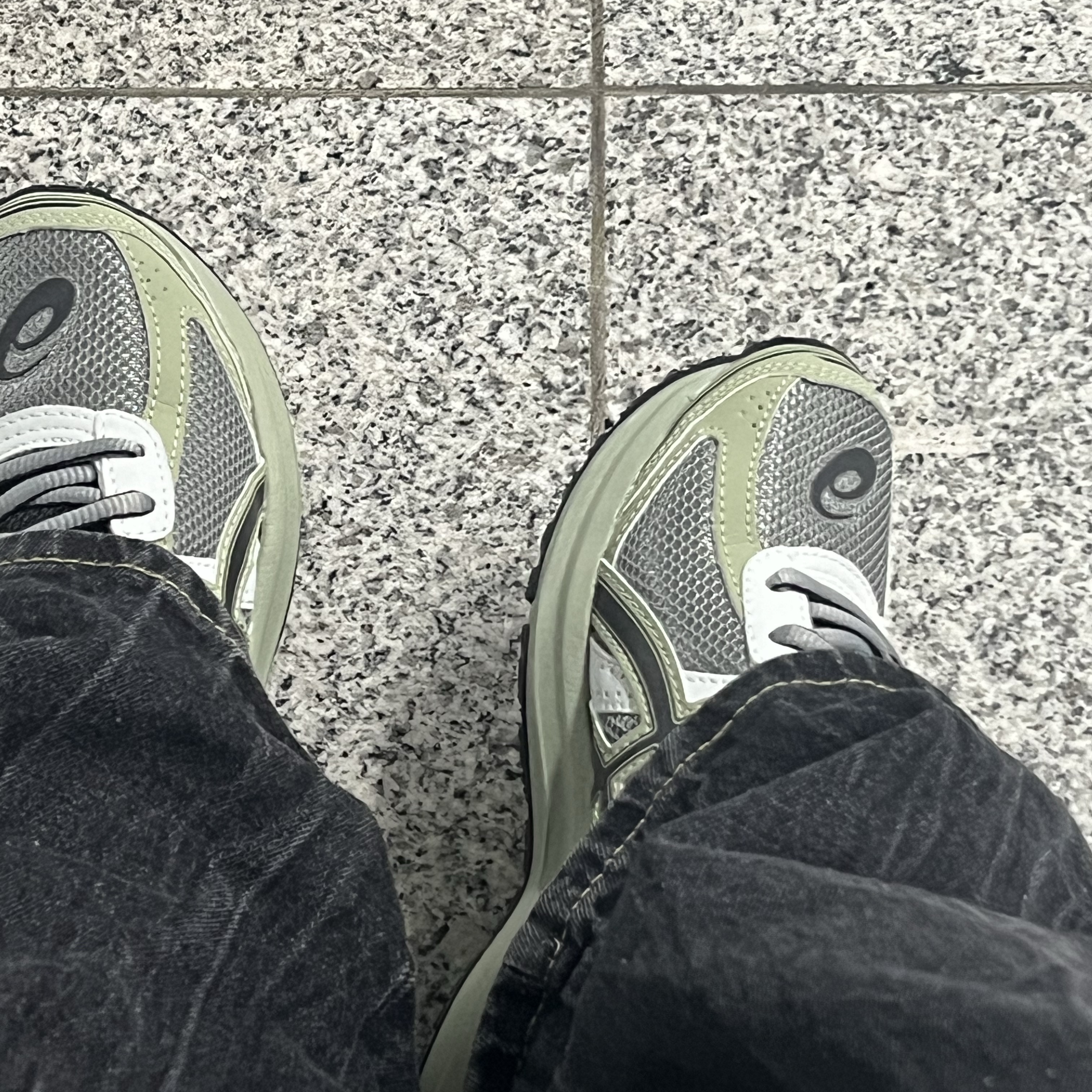 Asics Jog 100 S Sheet Rock - 2E Wide 착용 스타일