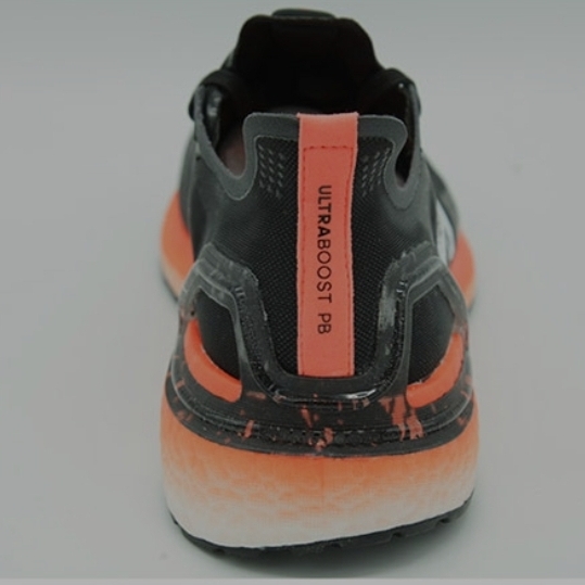 (W) Adidas Ultraboost PB Core Black Signal Coral 착용 스타일 - 1