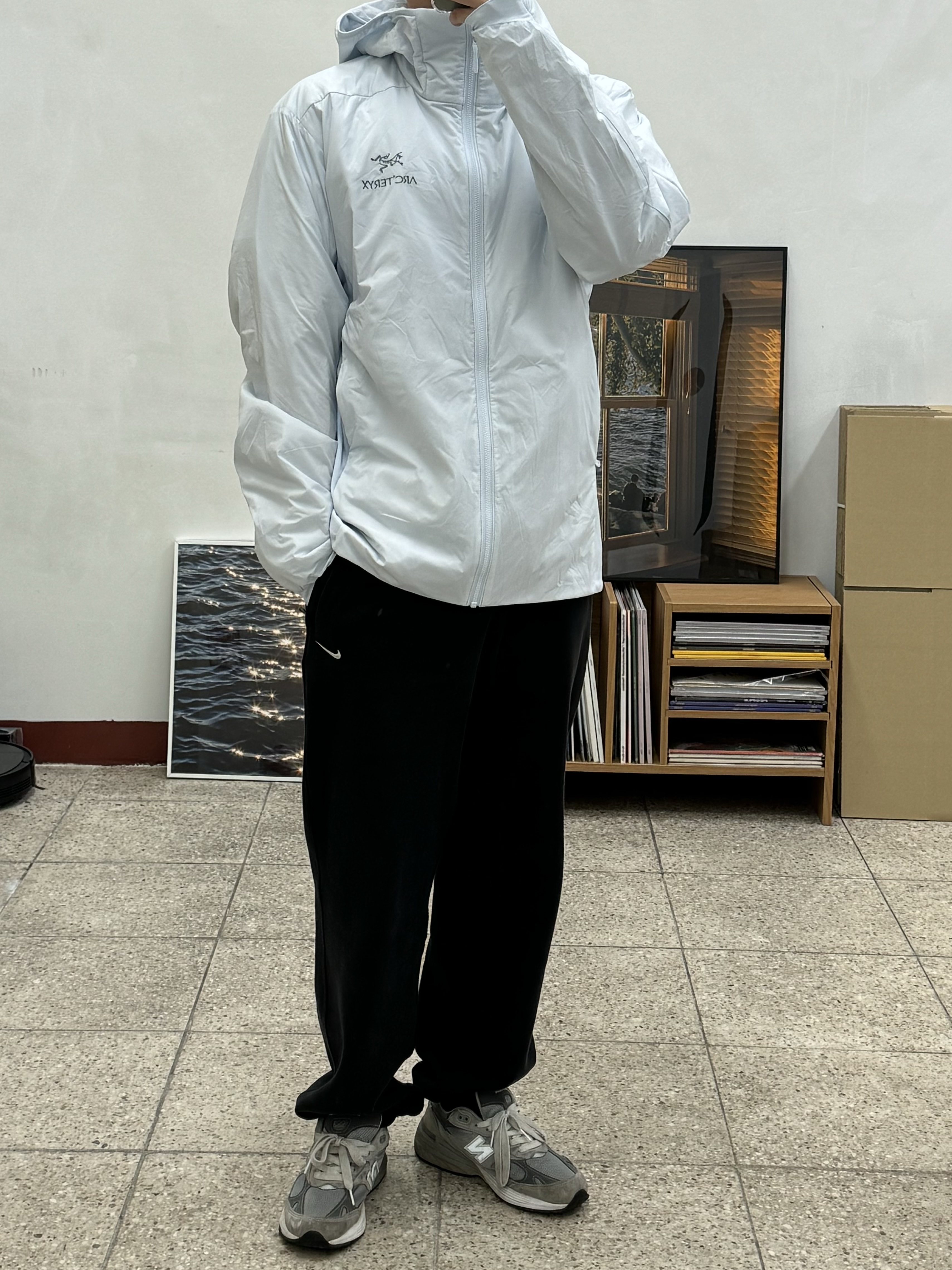 Arc'teryx Atom Hoody Daybreak 착용 스타일 - 2
