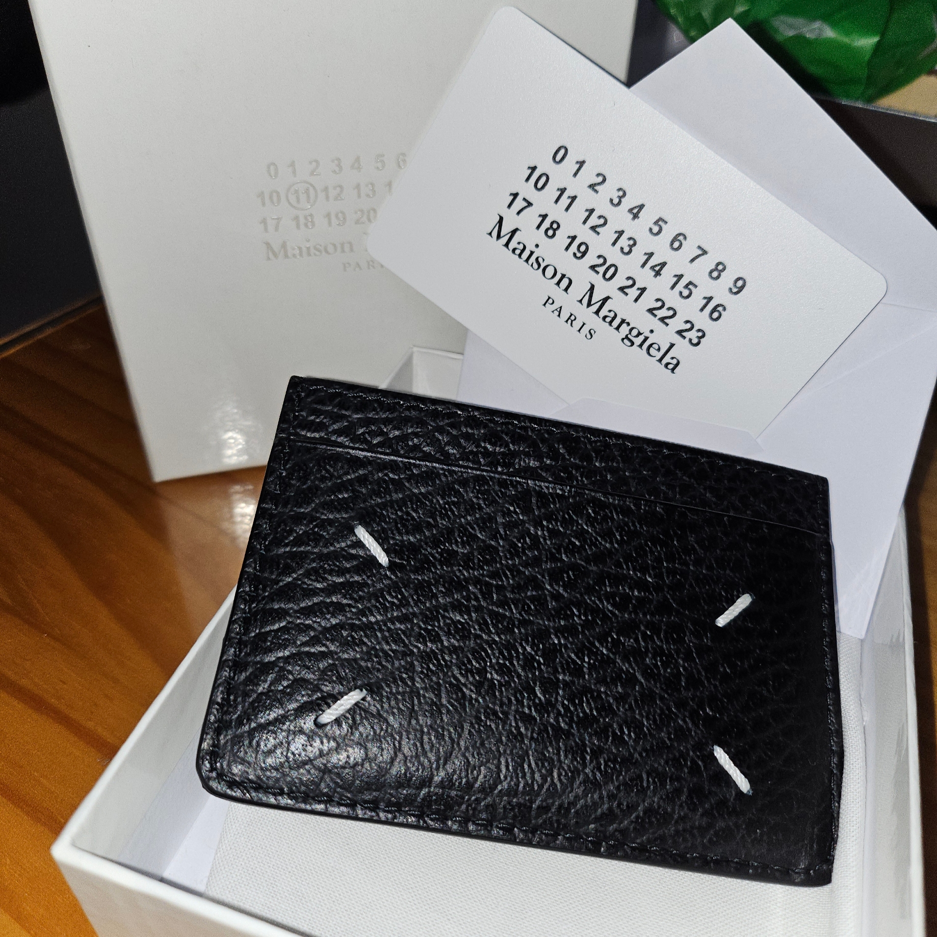 Maison Margiela Four Stitch Card Holder Black 착용 스타일
