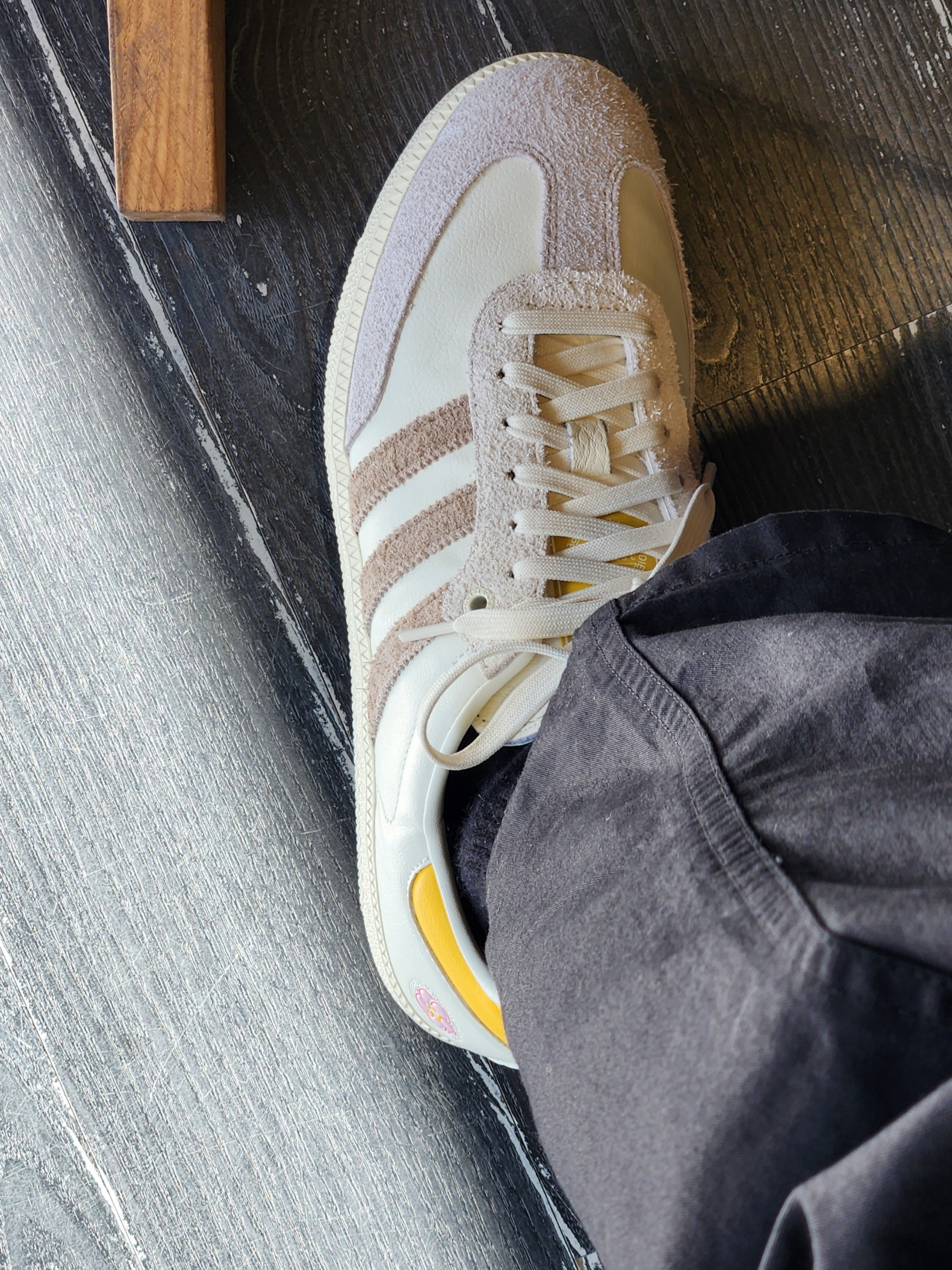 Adidas x Kasina Samba Consortium Cup Off White Trace Khaki 착용 스타일