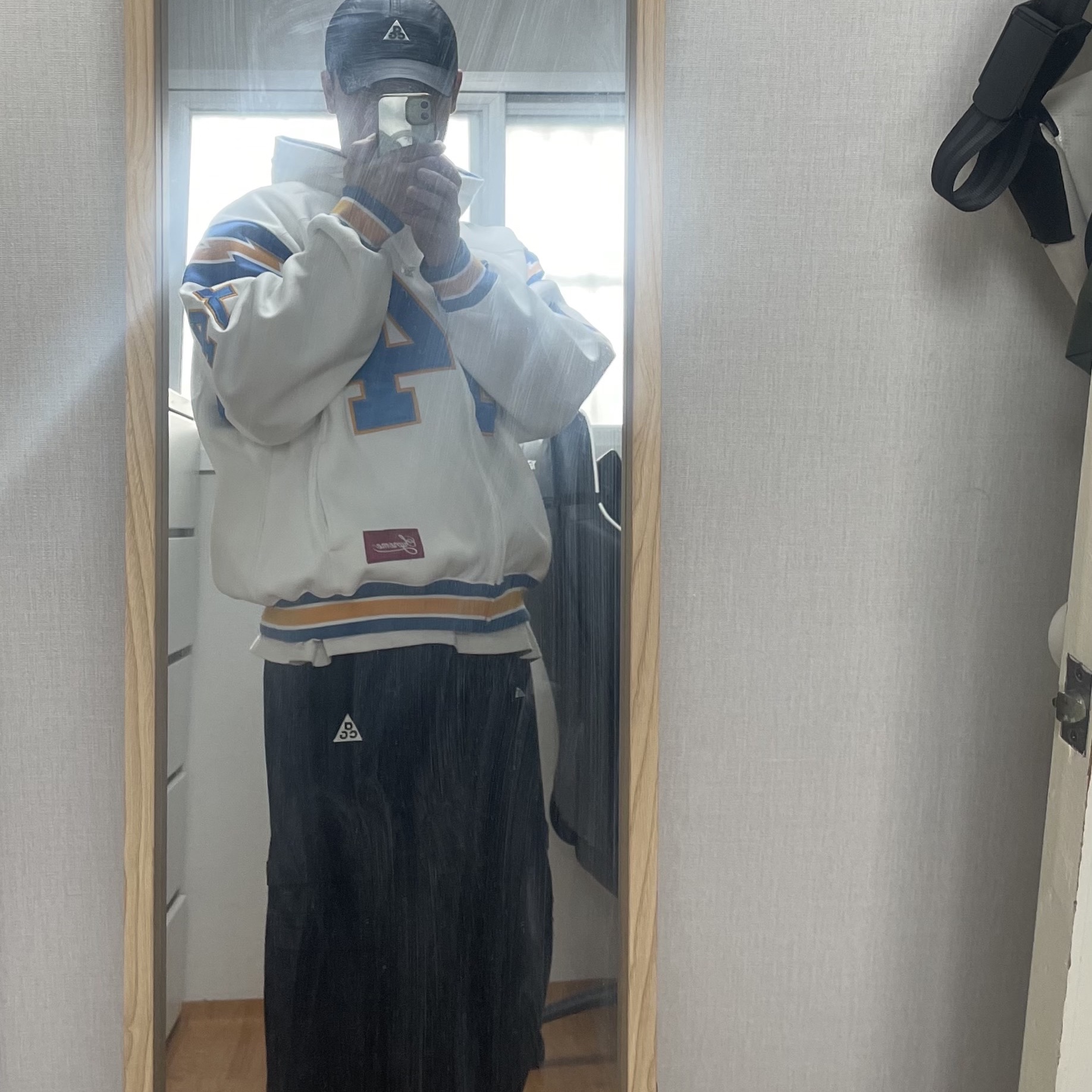 Supreme Football Zip Up Hooded Sweatshirt White - 24SS 착용 스타일 - 1