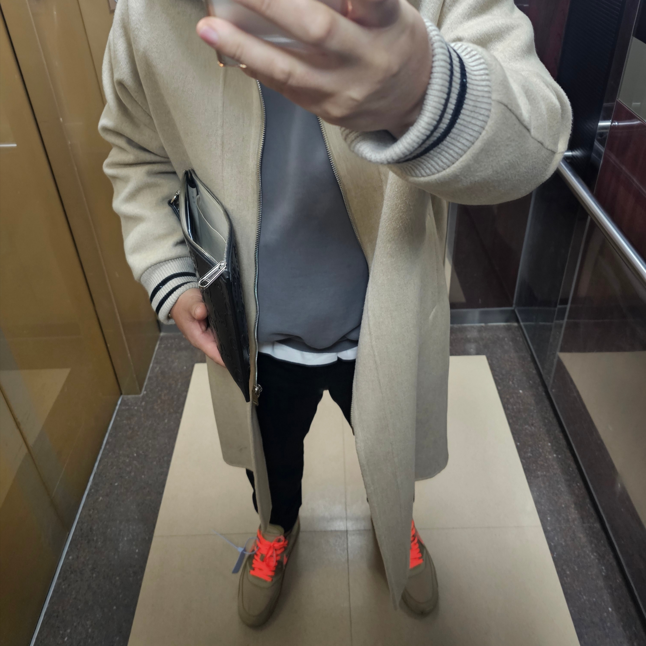Nike x Off-White Air Max 90 V2 Desert Ore 착용 스타일 - 2
