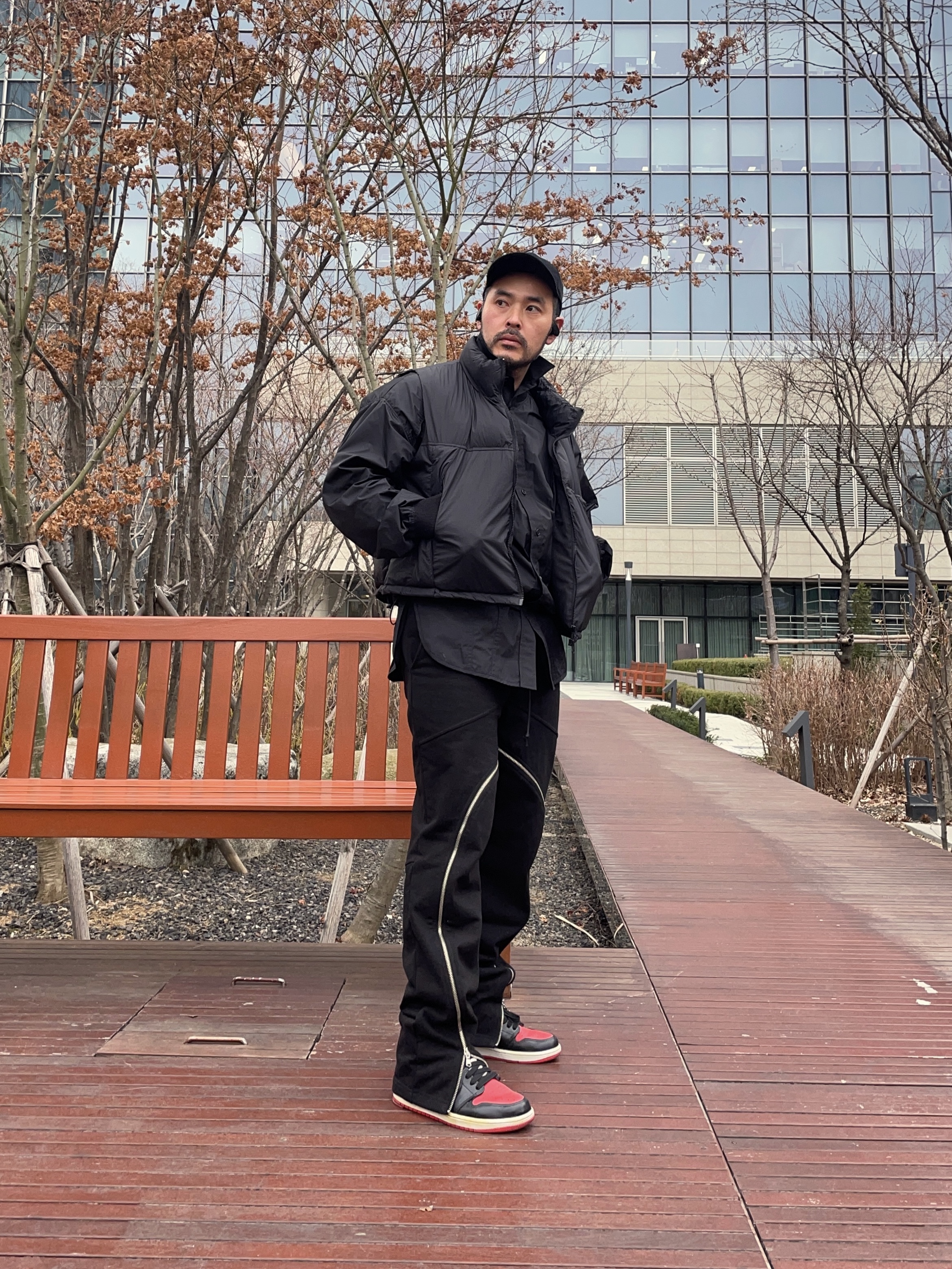 Jordan 1 Retro High OG Heritage, [KREAM 단독] ADSB Andersson Bell Raptor Layered Cargo Pants Indigo Green 착용 스타일 - 2