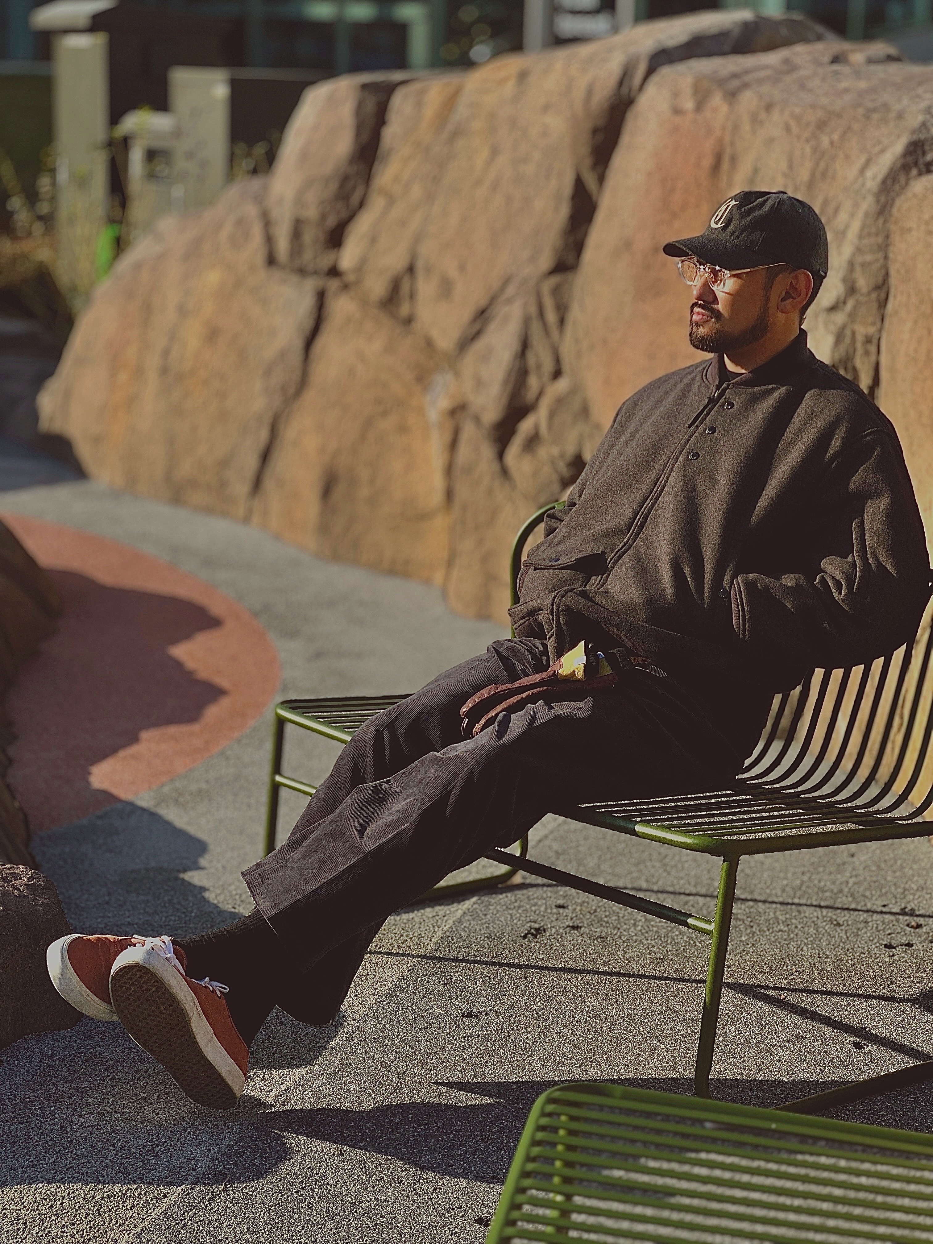 Uniqlo x Engineered Garments Pufftech Short Blouson Dark Gray, Uniqlo x Engineered Garments Pufftech Short Blouson Navy 착용 스타일 - 2