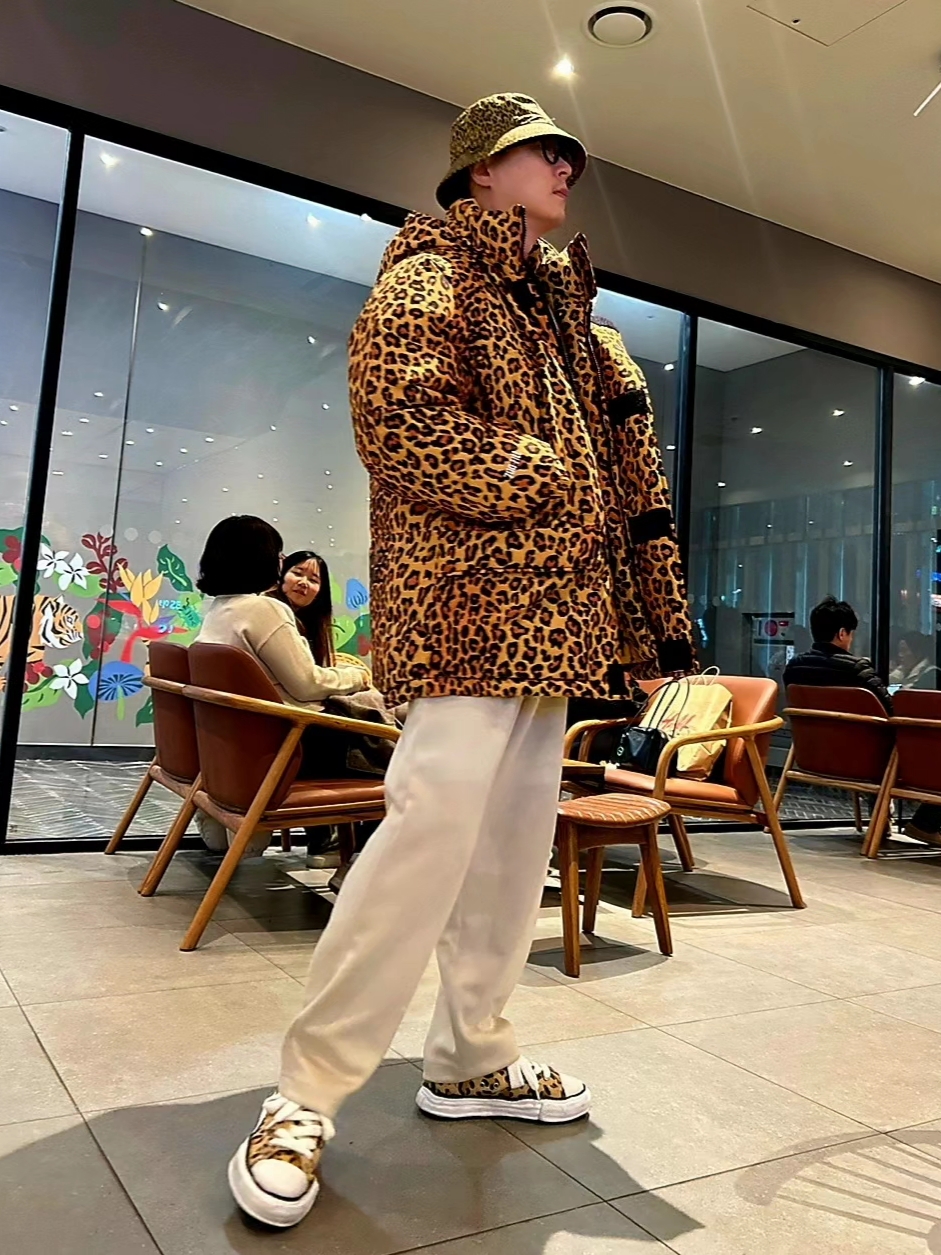 Supreme Gore-Tex 700-Fill Down Parka Leopard - 20FW, Maison Mihara Yasuhiro Peterson OG Sole Calf Hair Low-top Sneakers Leopard 착용 스타일 - 2