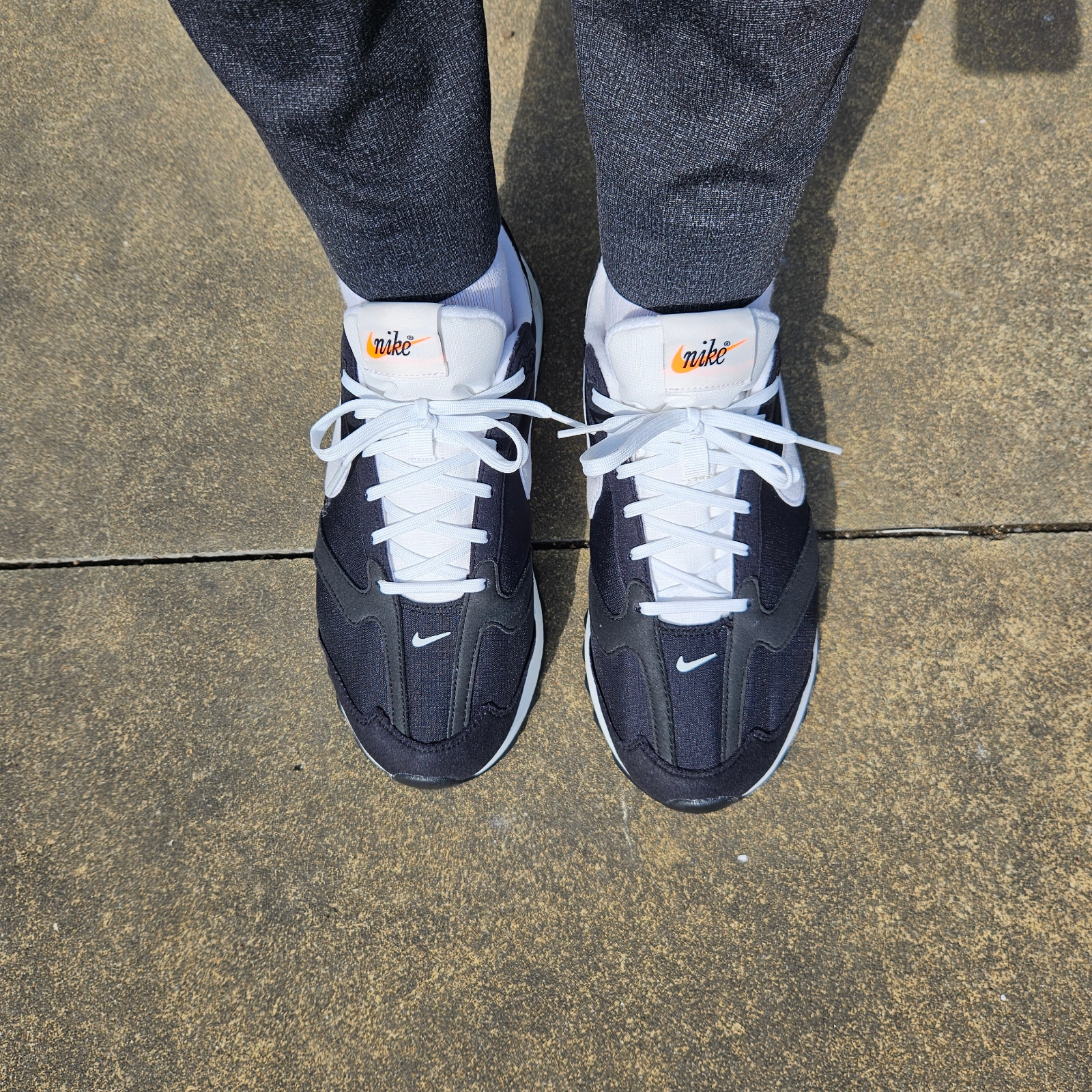 Nike Air Max Dawn Black White 착용 스타일