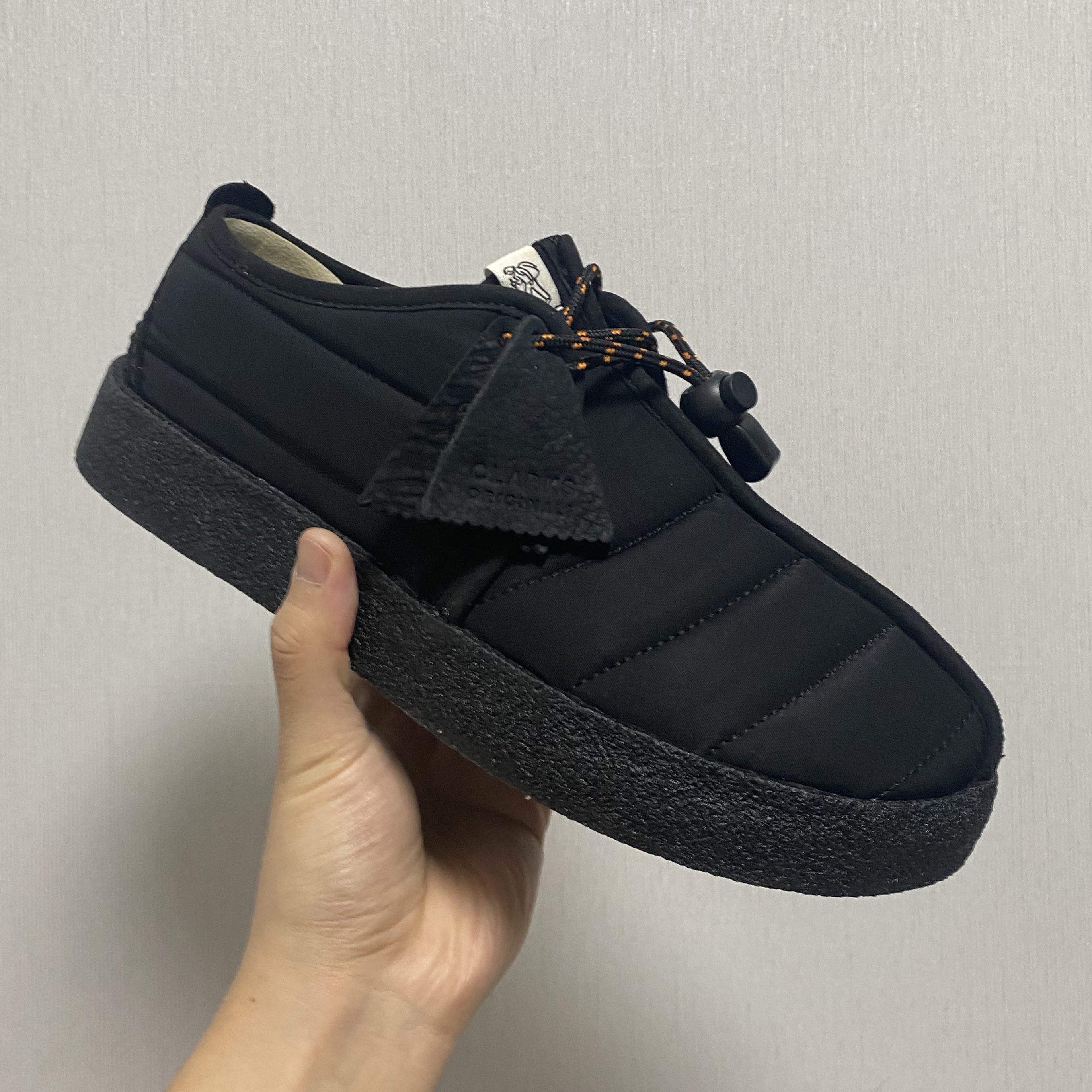 Clarks Trek Cup Quilted Black 착용 스타일 - 1