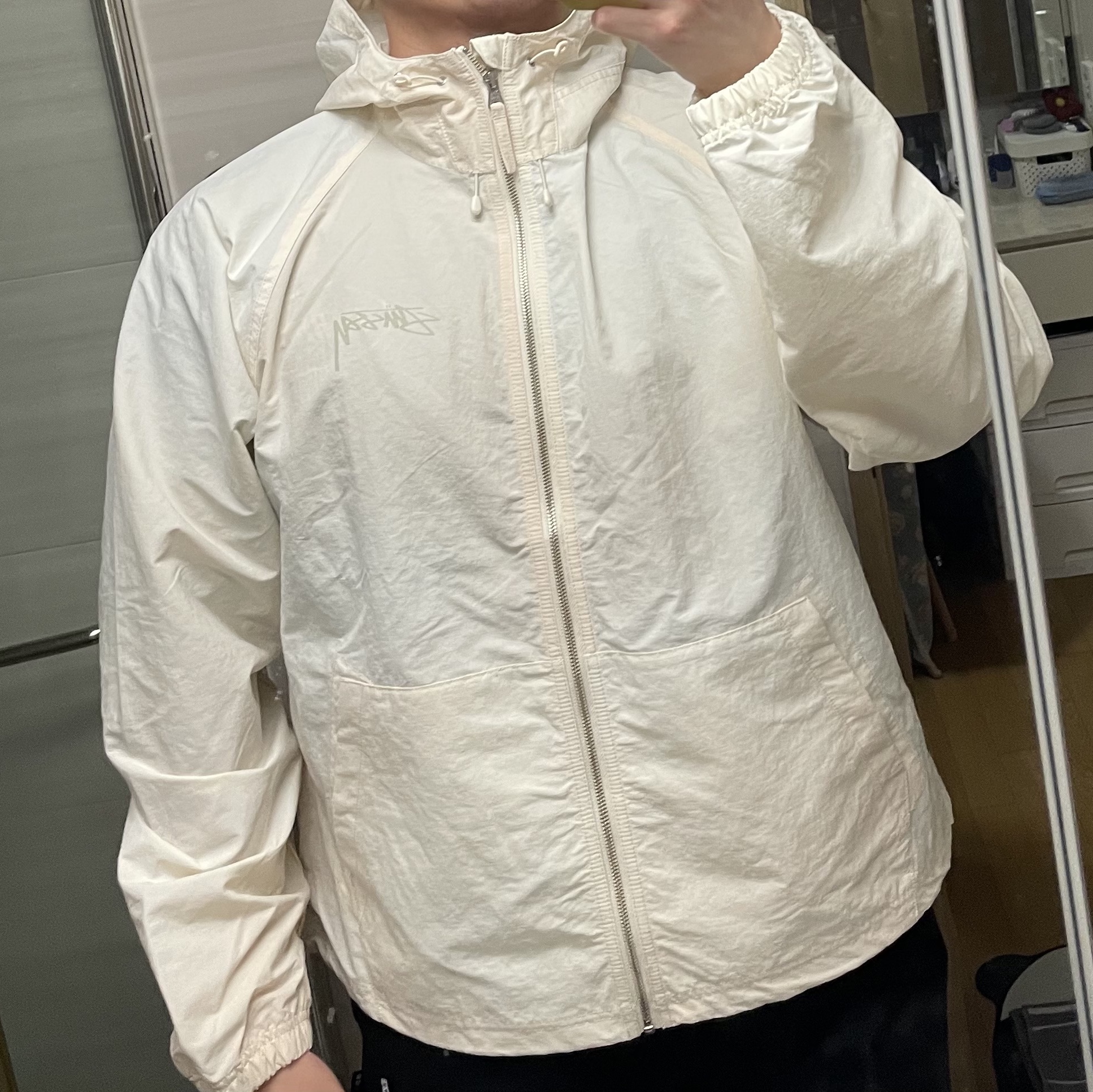 Stussy Wave Dye Beach Shell Jacket Bone 착용 스타일