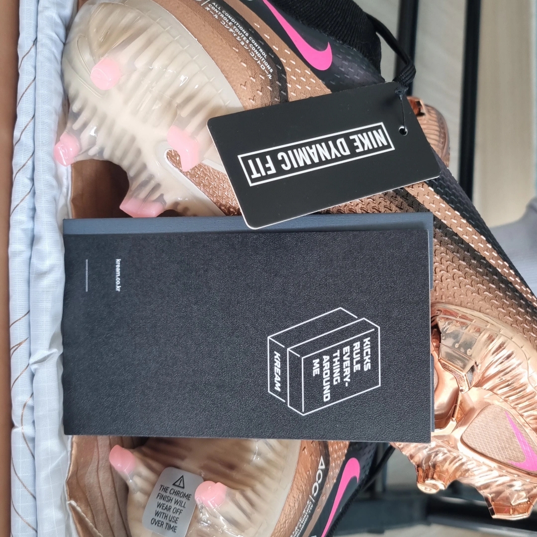 Nike Phantom GT2 Elite DF FG Metallic Copper 착용 스타일 - 1