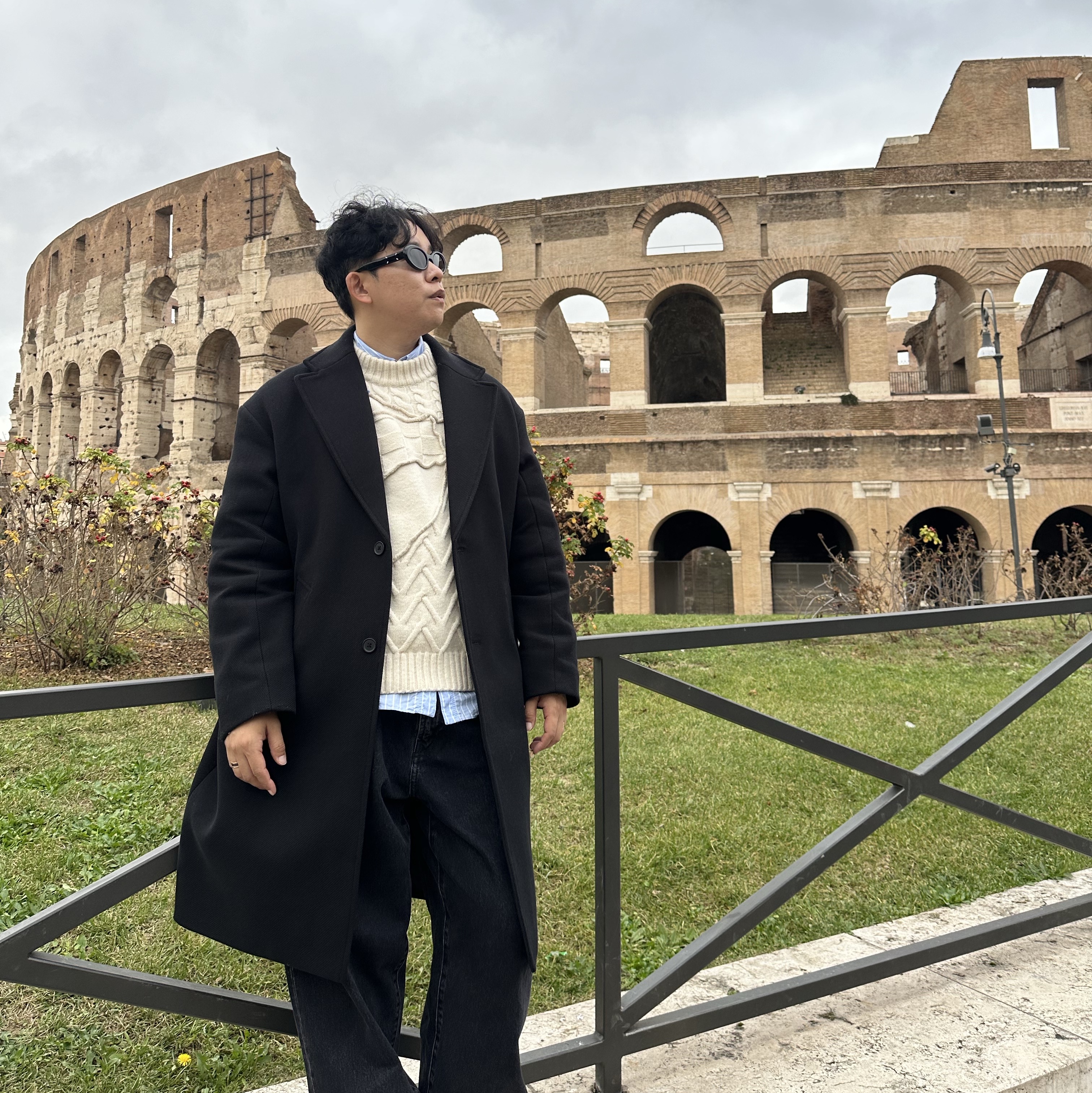 Gentle Monster x Maison Margiela MM005 Black Black 착용 스타일
