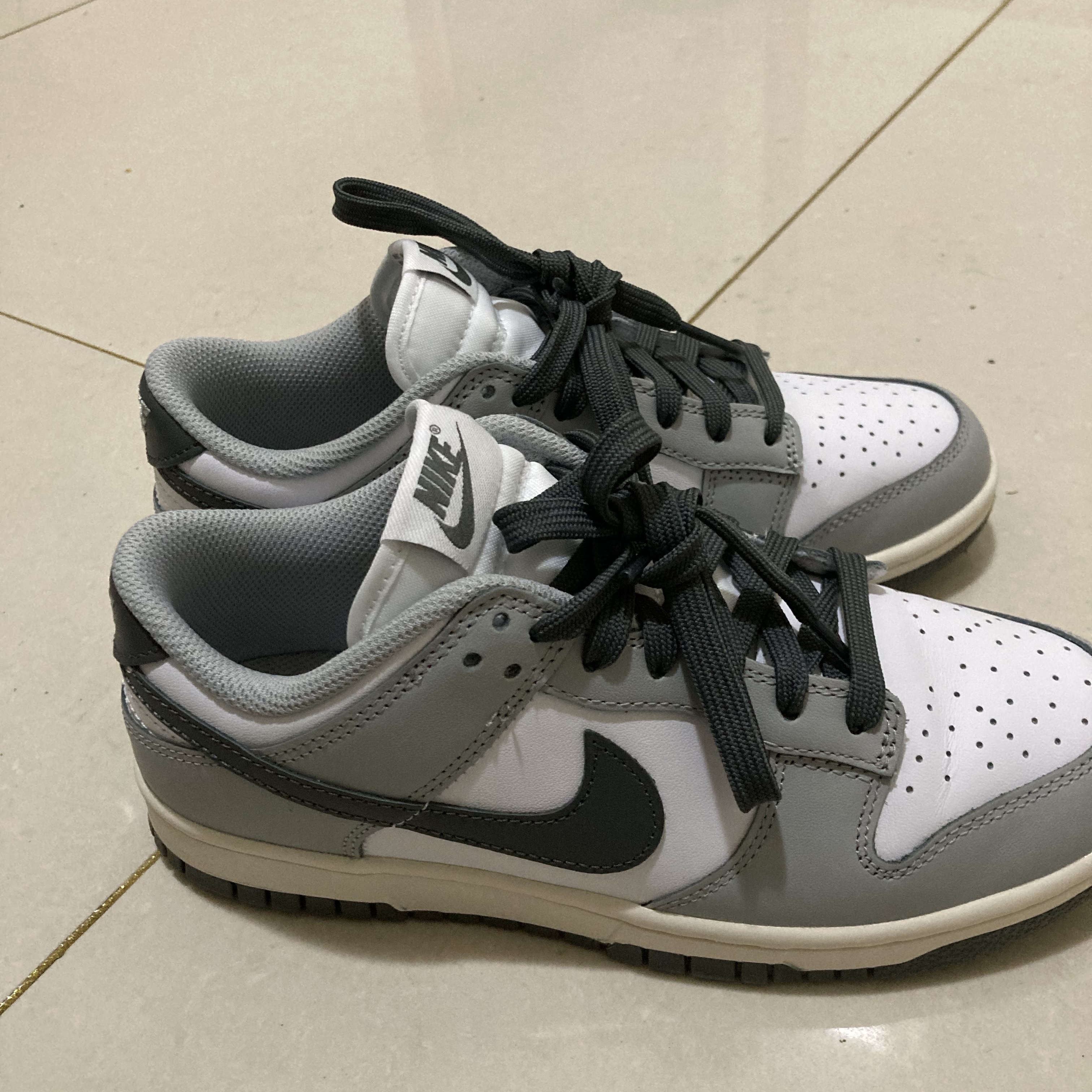 (W) Nike Dunk Low Light Smoke Grey 착용 스타일