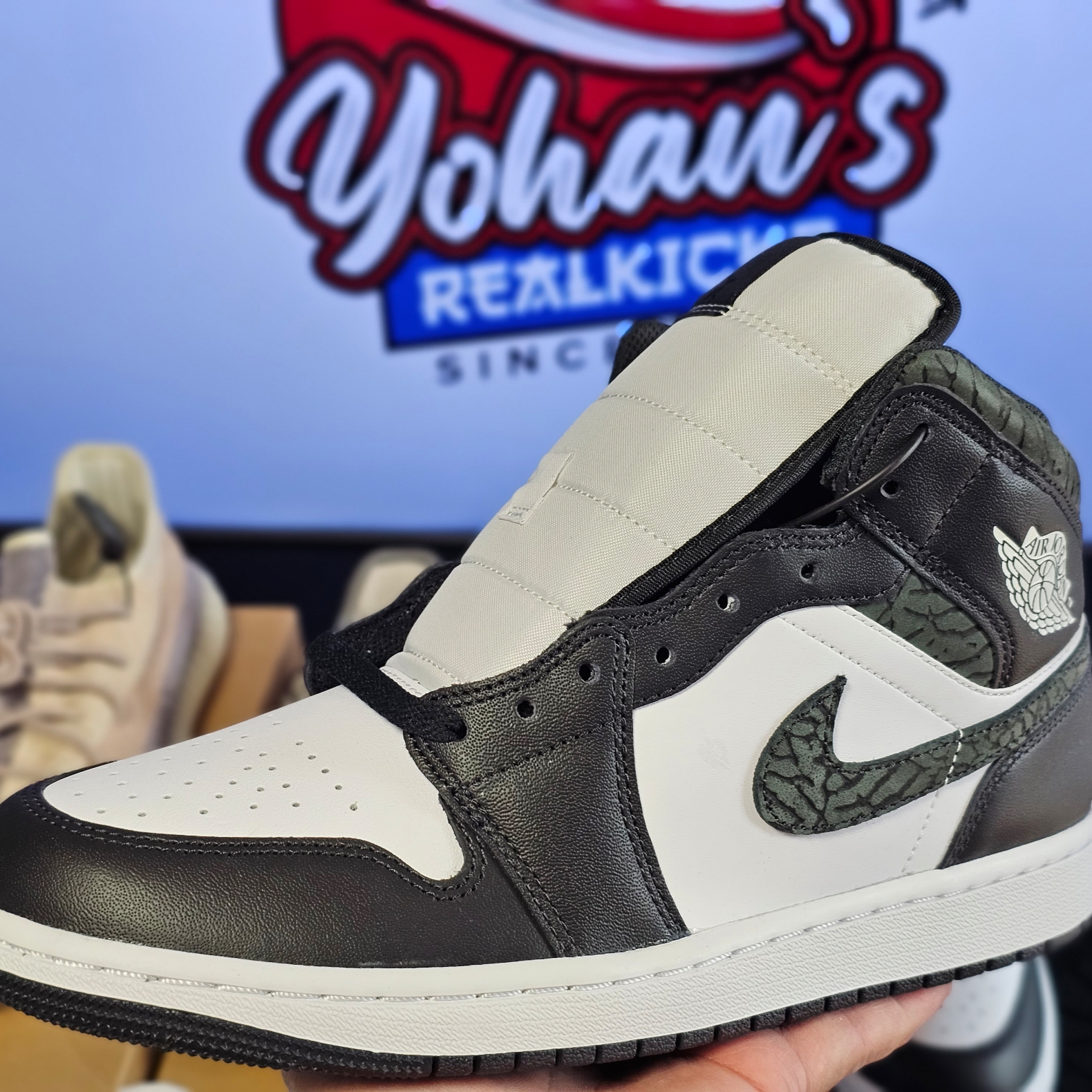 Jordan 1 Mid SE Off Noir Black White 착용 스타일