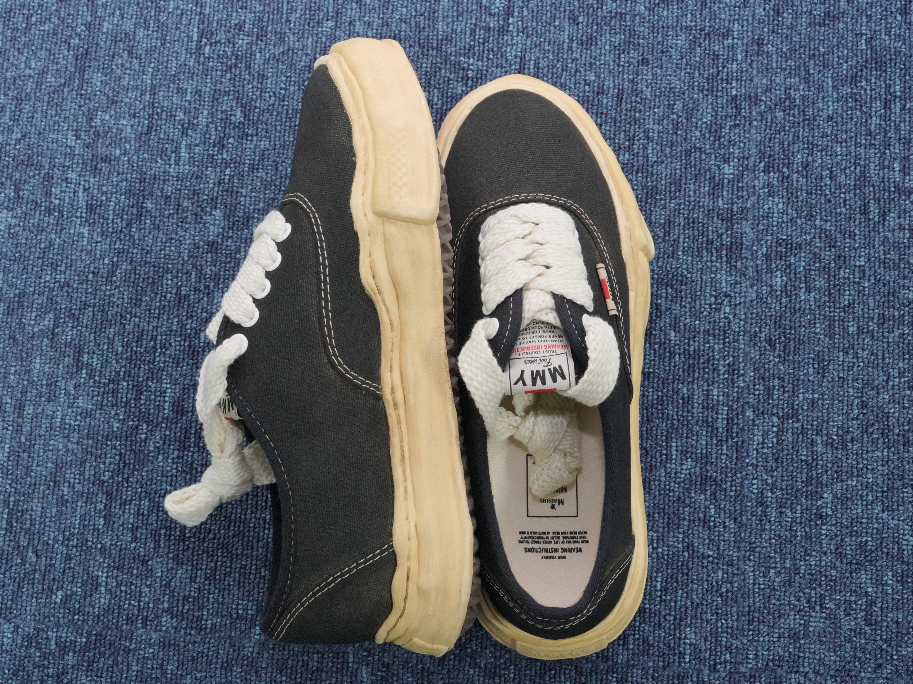 Maison Mihara Yasuhiro Baker OG Sole OD Canvas Low-top Sneakers Black 착용 스타일 - 4