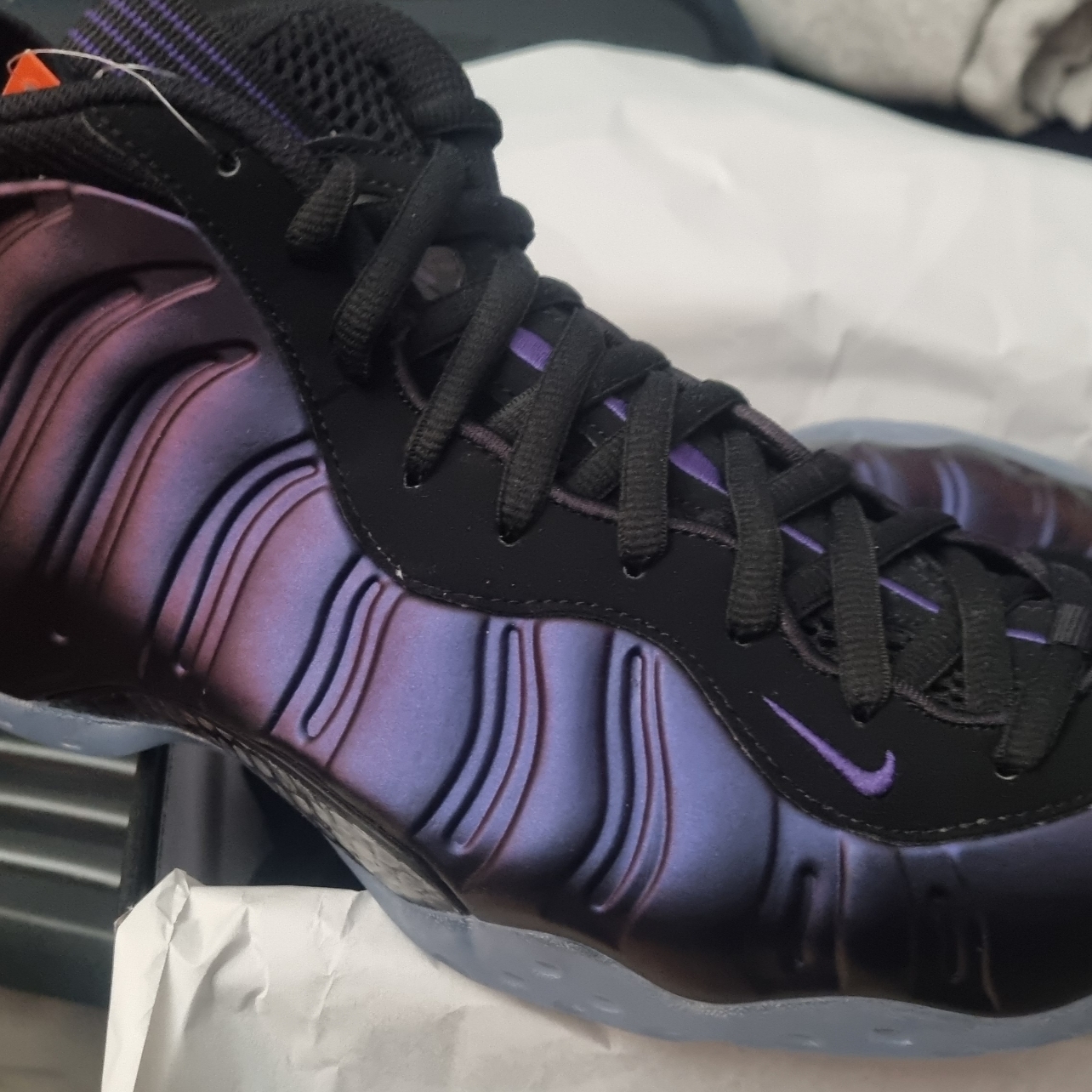 Nike Air Foamposite One Black Varsity Purple 착용 스타일 - 2