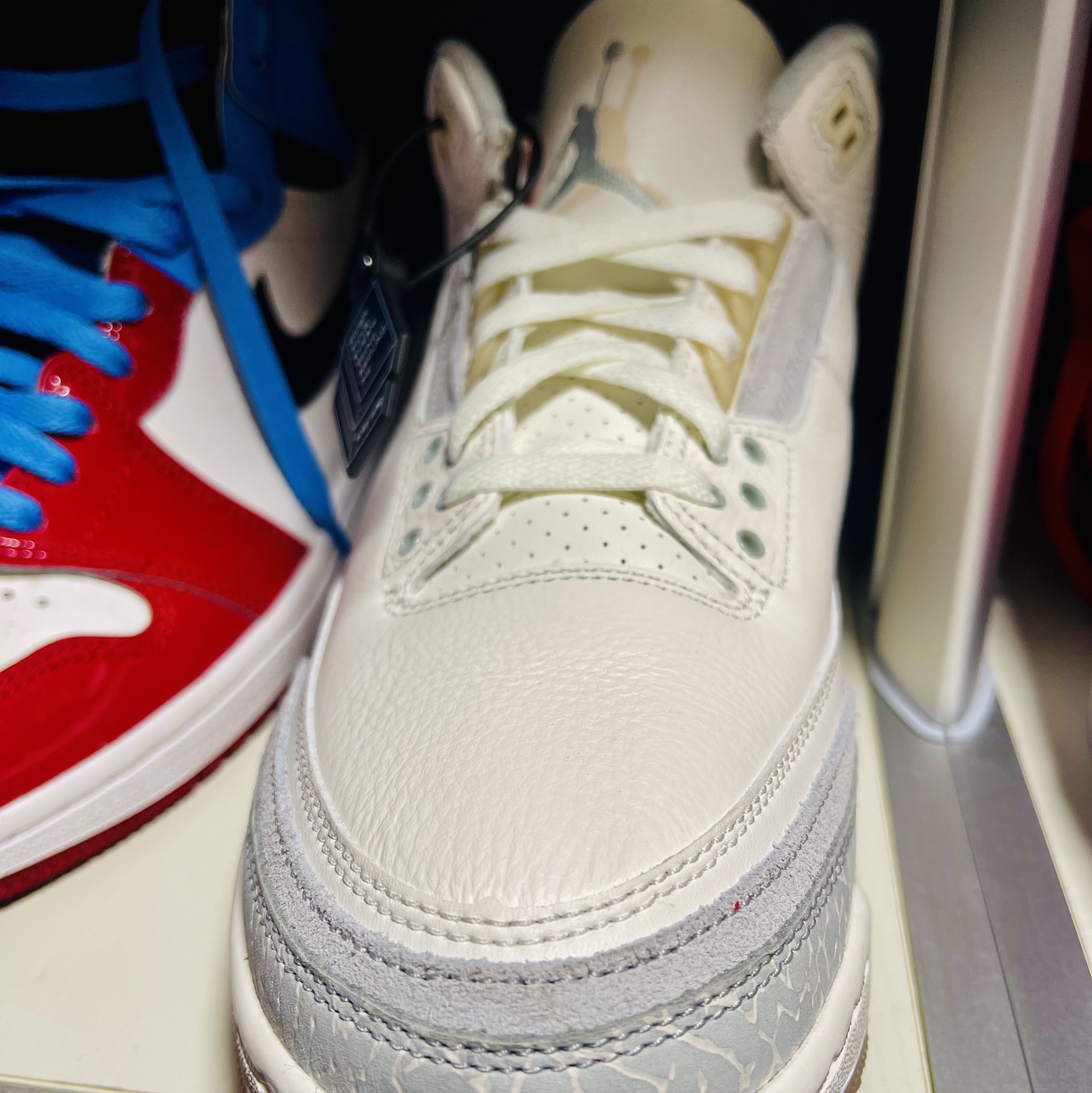 Jordan 3 Retro Craft Ivory, Jordan 1 Retro High OG Royal Reimagined 착용 스타일 - 4