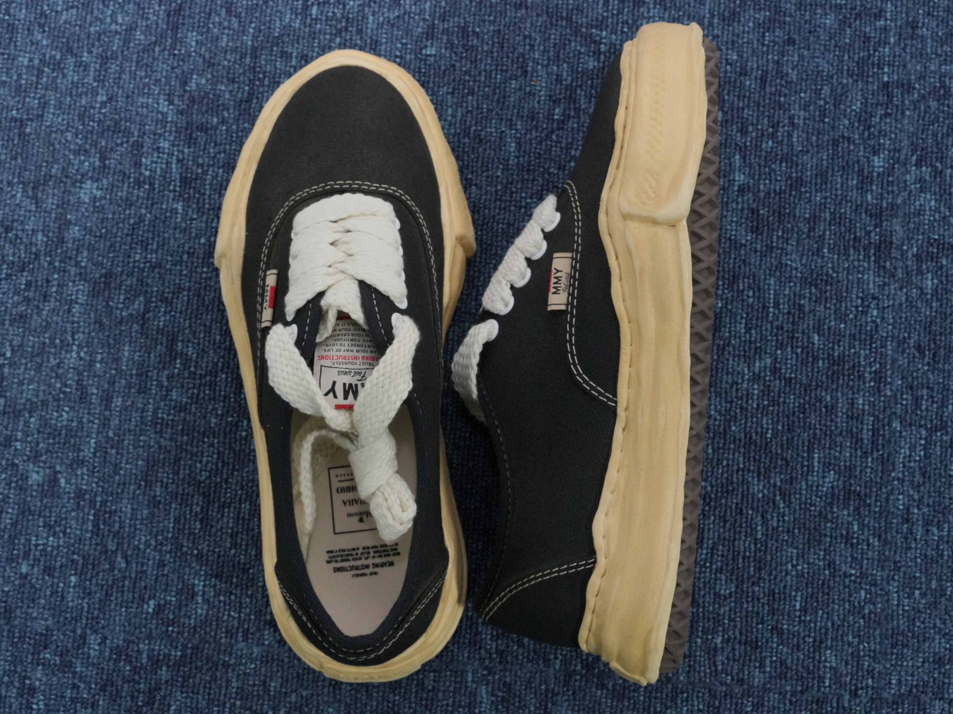Maison Mihara Yasuhiro Baker OG Sole OD Canvas Low-top Sneakers Black 착용 스타일 - 3