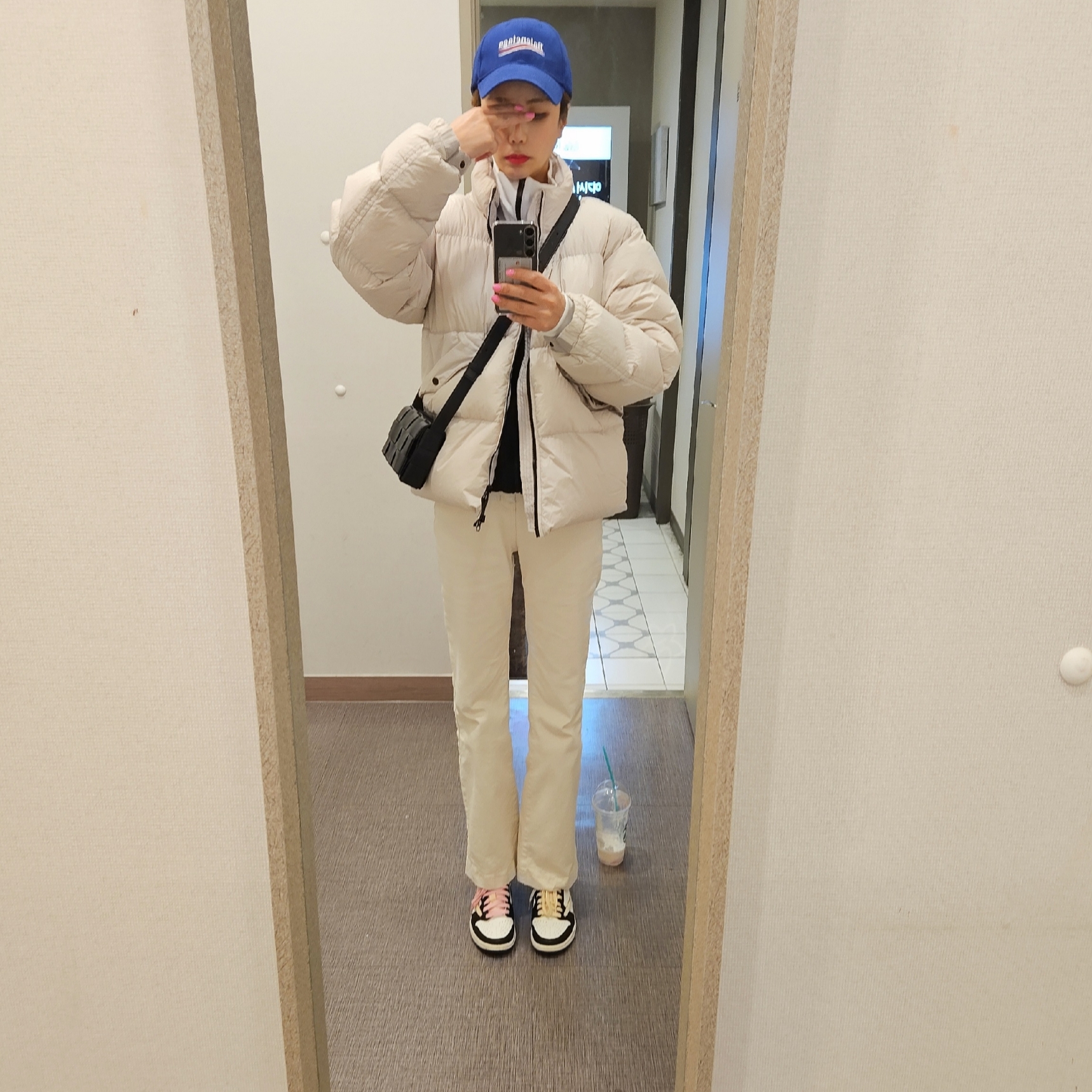Jordan 1 x Travis Scott x Fragment Retro Low OG SP Military Blue, Stone Island 40623 Garment Dyed Crinkle Reps Recycled Nylon Down Jacket Plaster - 23FW 착용 스타일 - 1